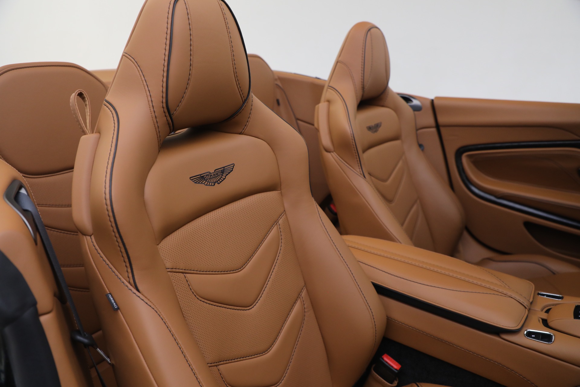 Used-2021-Aston-Martin-DBS-Superleggera-Volante