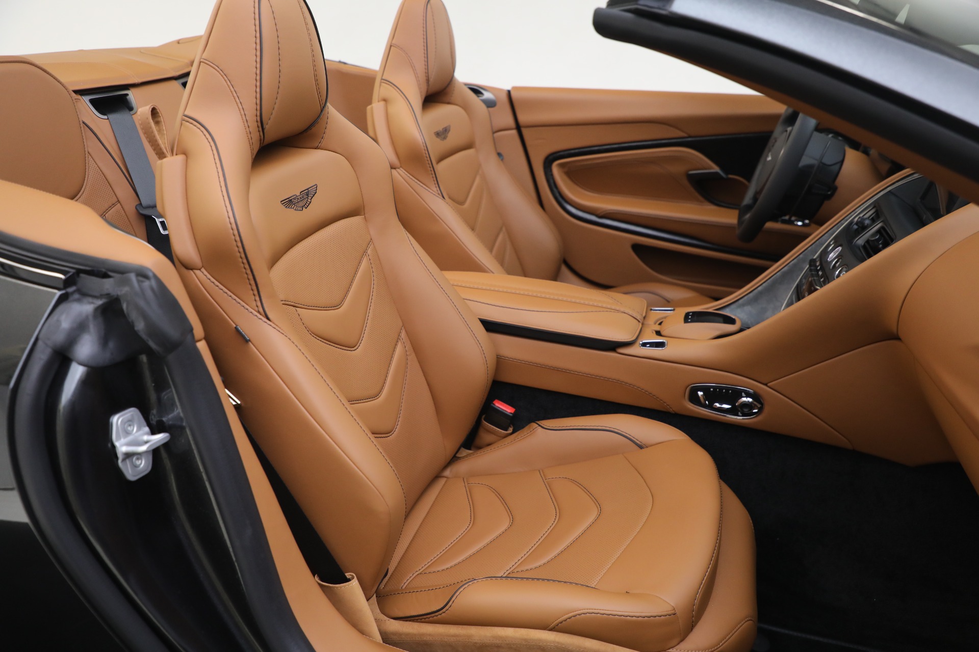 Used-2021-Aston-Martin-DBS-Superleggera-Volante