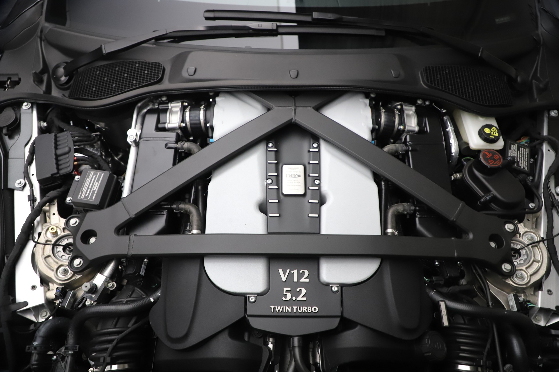 Used-2021-Aston-Martin-DBS-Superleggera-Volante