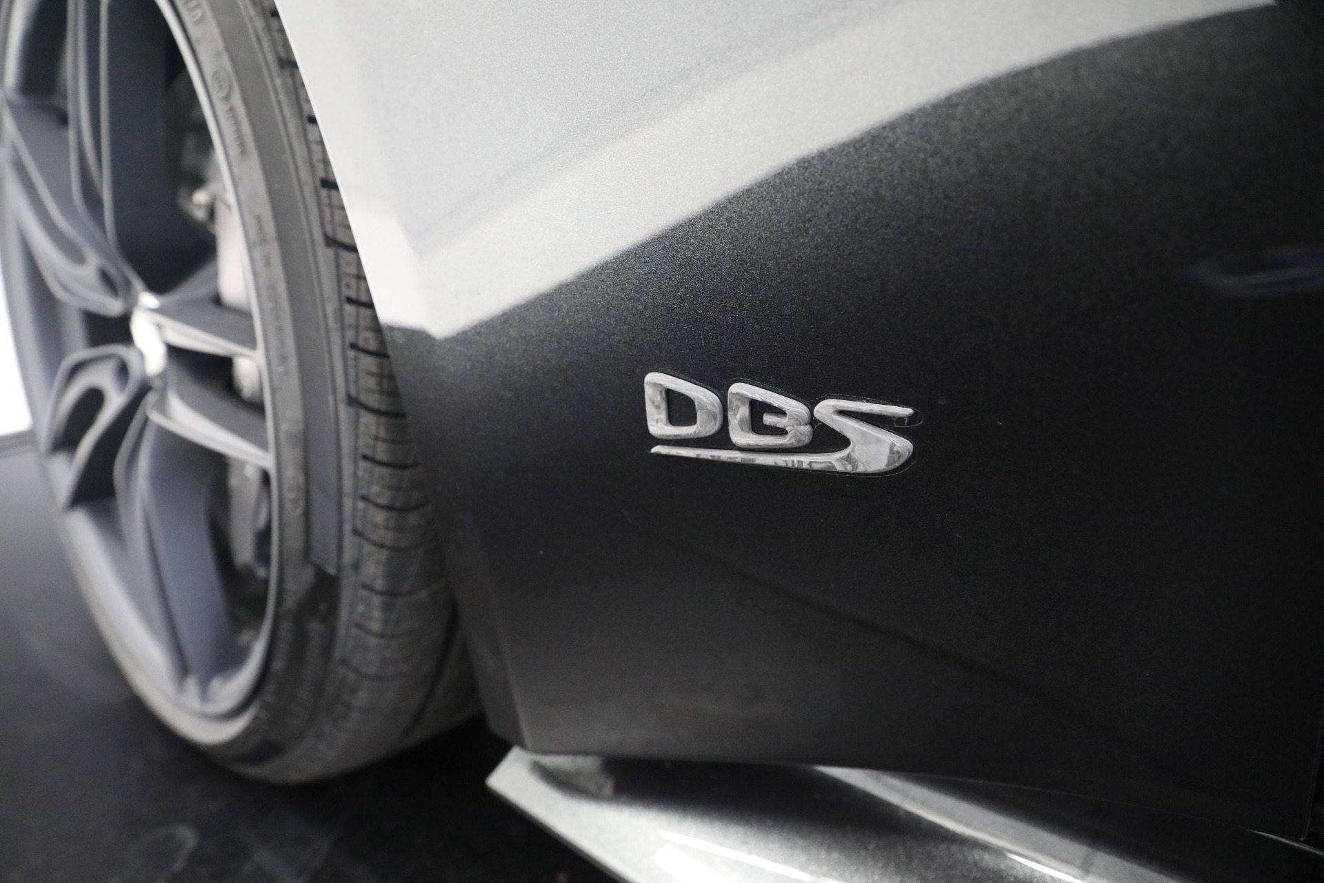 Used-2021-Aston-Martin-DBS-Superleggera-Volante