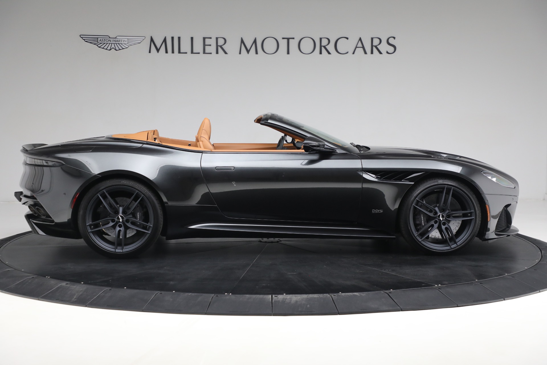 Used-2021-Aston-Martin-DBS-Superleggera-Volante