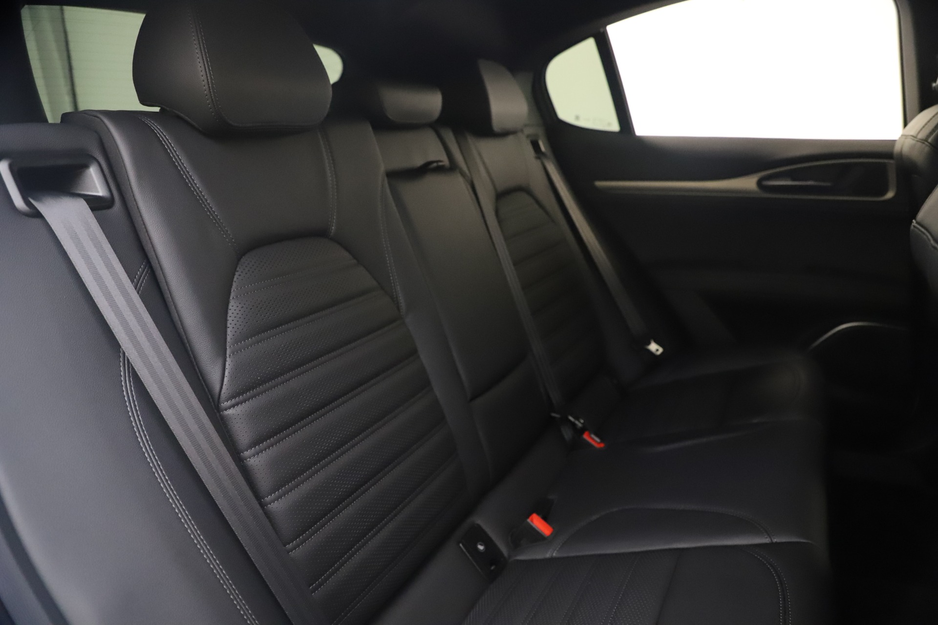 New-2020-Alfa-Romeo-Stelvio-Ti-Sport-Q4