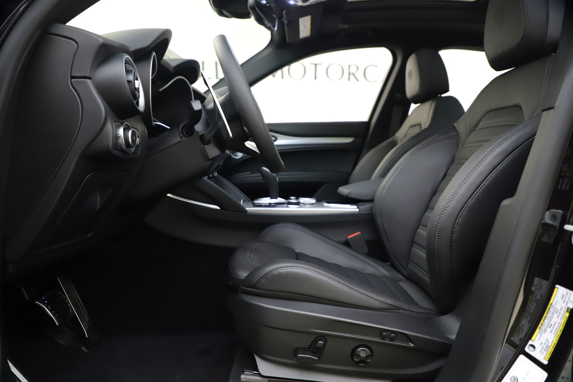 Used-2020-Alfa-Romeo-Stelvio-Ti-Sport-Q4