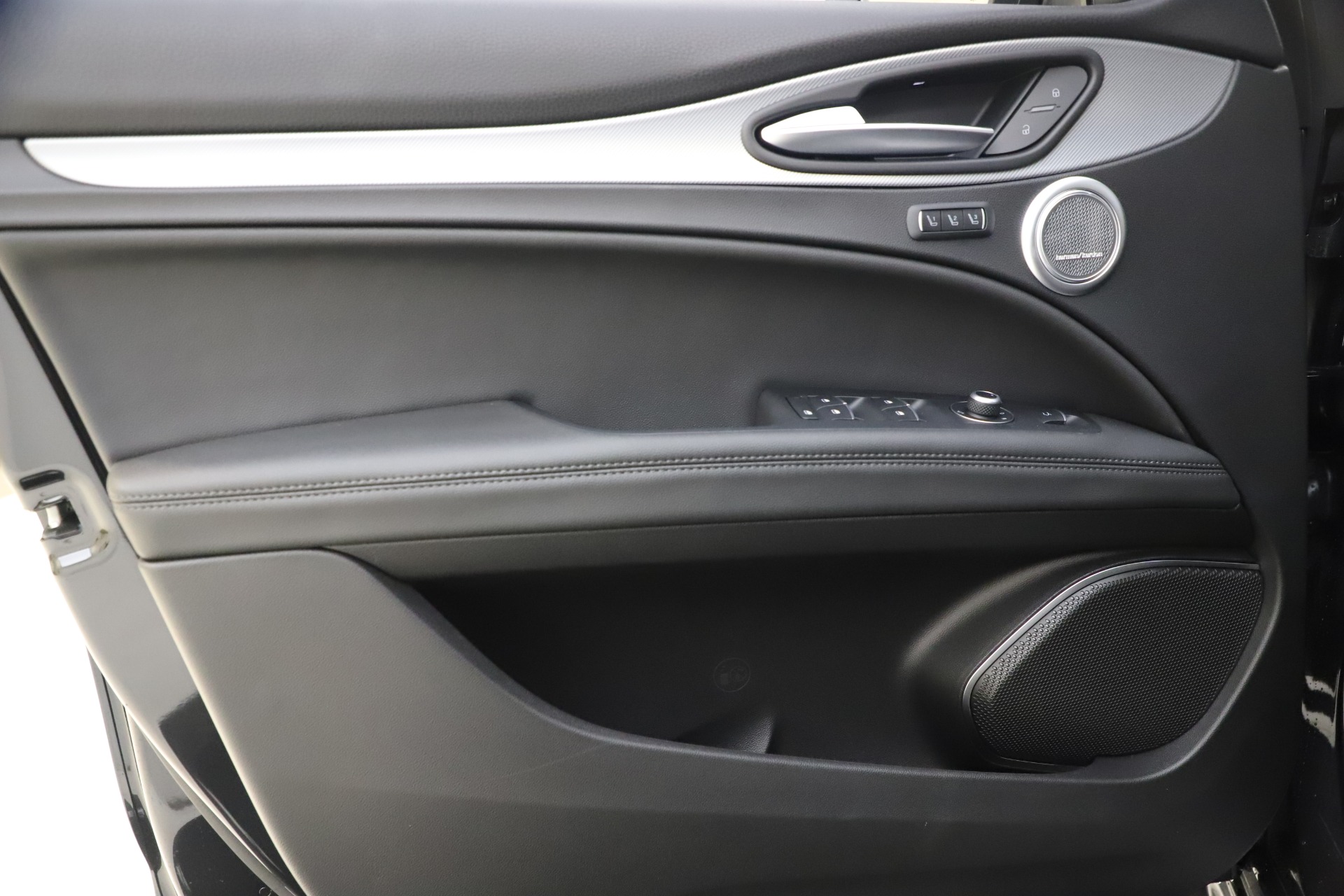 Used-2020-Alfa-Romeo-Stelvio-Ti-Sport-Q4