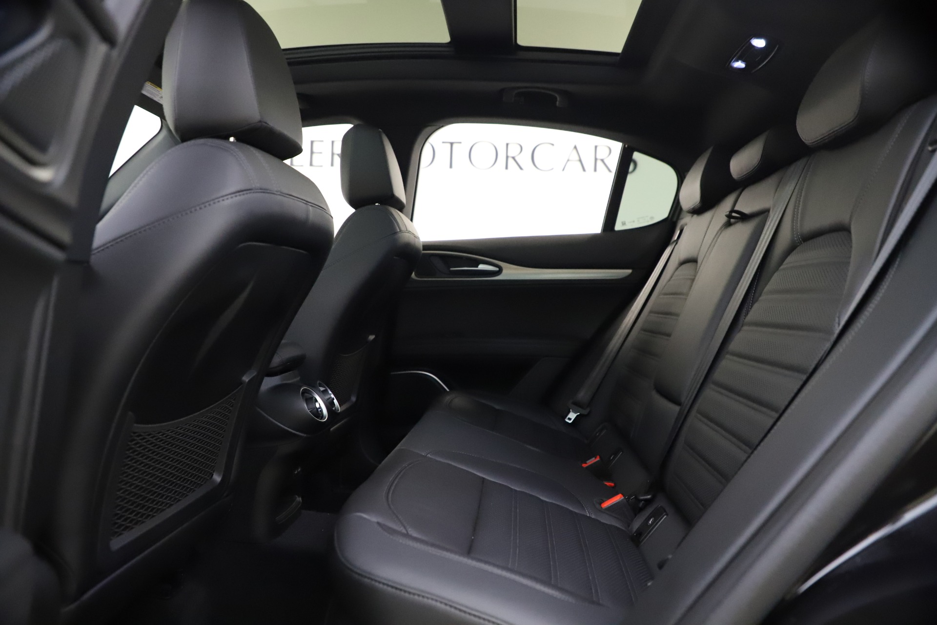 Used-2020-Alfa-Romeo-Stelvio-Ti-Sport-Q4