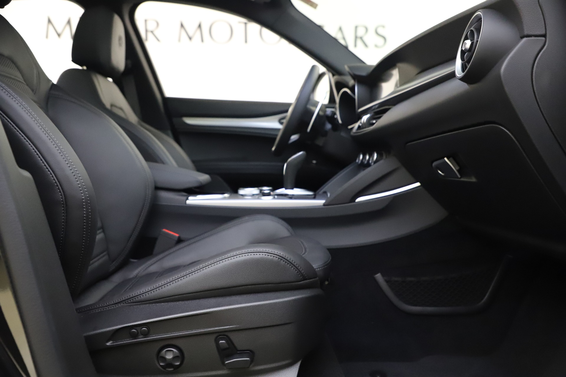 Used-2020-Alfa-Romeo-Stelvio-Ti-Sport-Q4