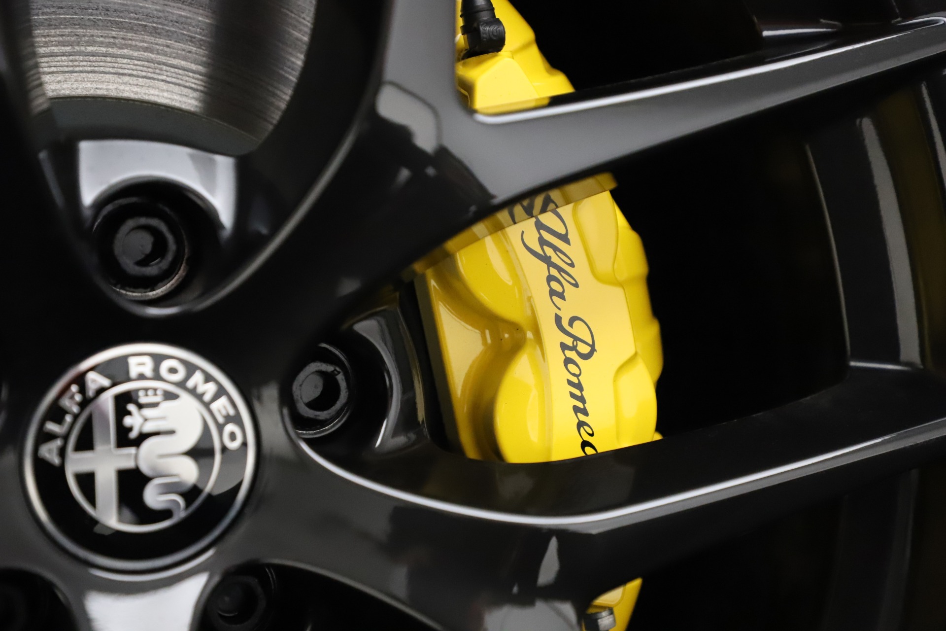 Used-2020-Alfa-Romeo-Stelvio-Ti-Sport-Q4