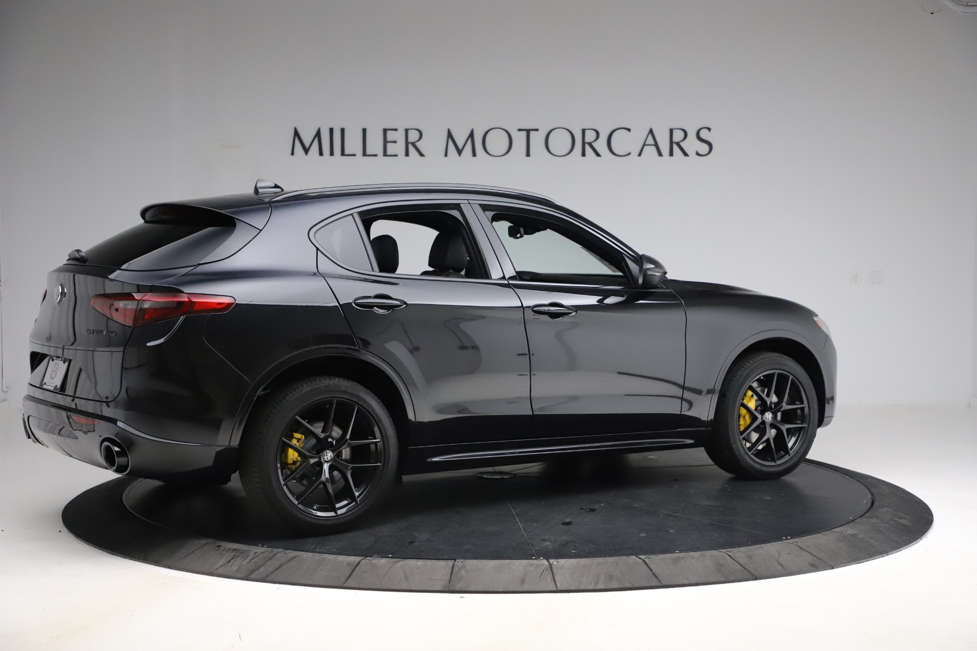 Used-2020-Alfa-Romeo-Stelvio-Ti-Sport-Q4
