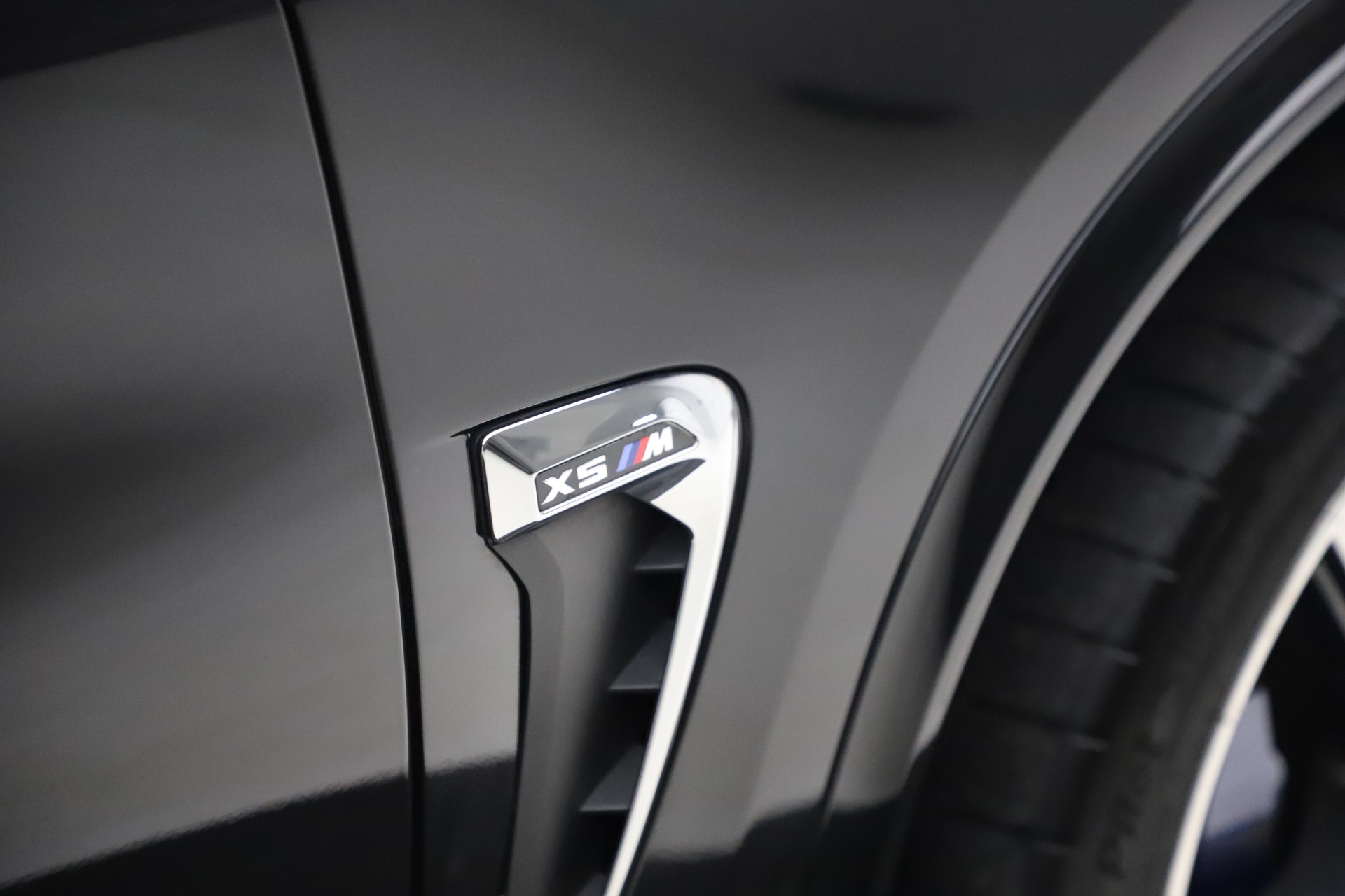 Used-2017-BMW-X5-M-SUV