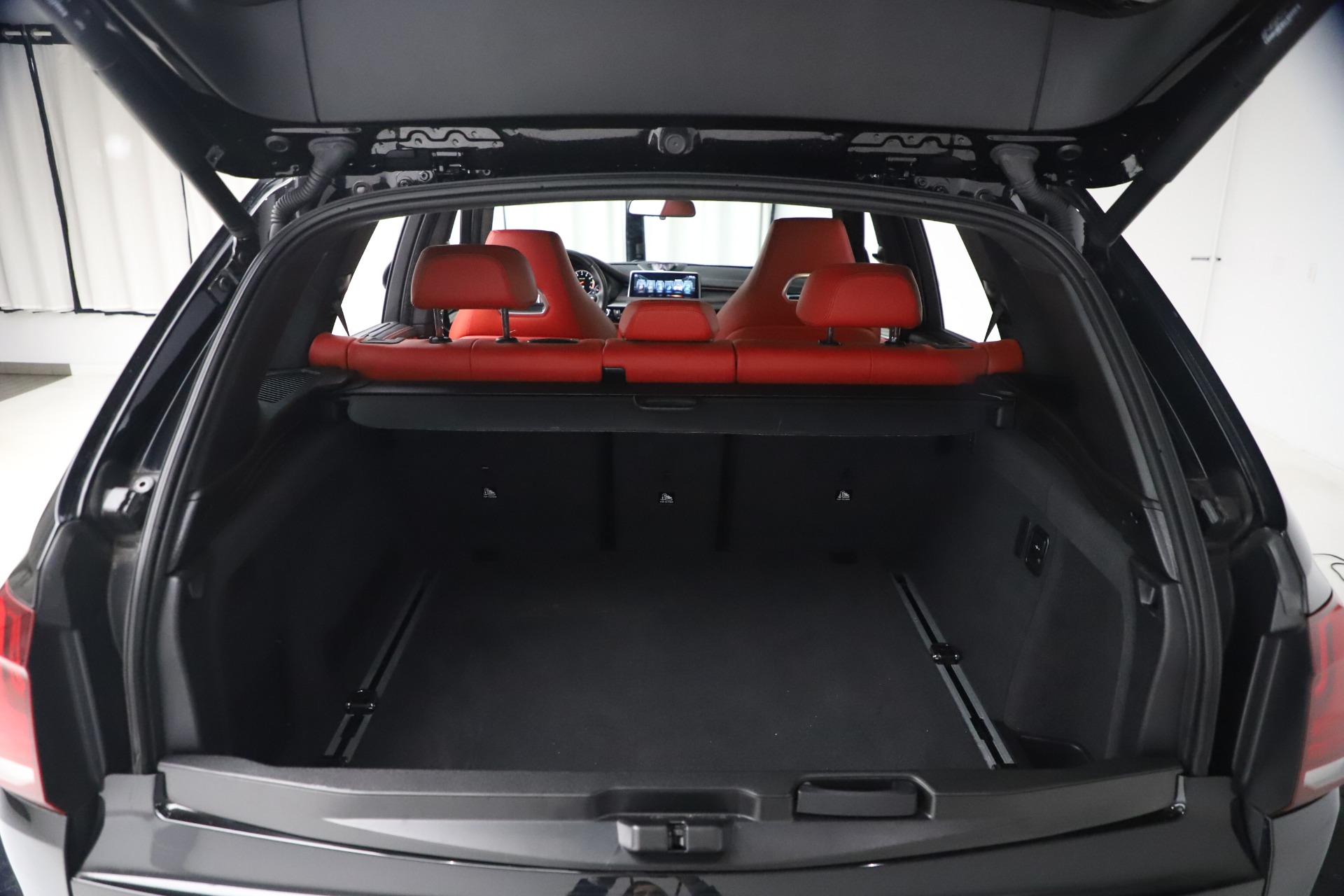 Used-2017-BMW-X5-M-SUV