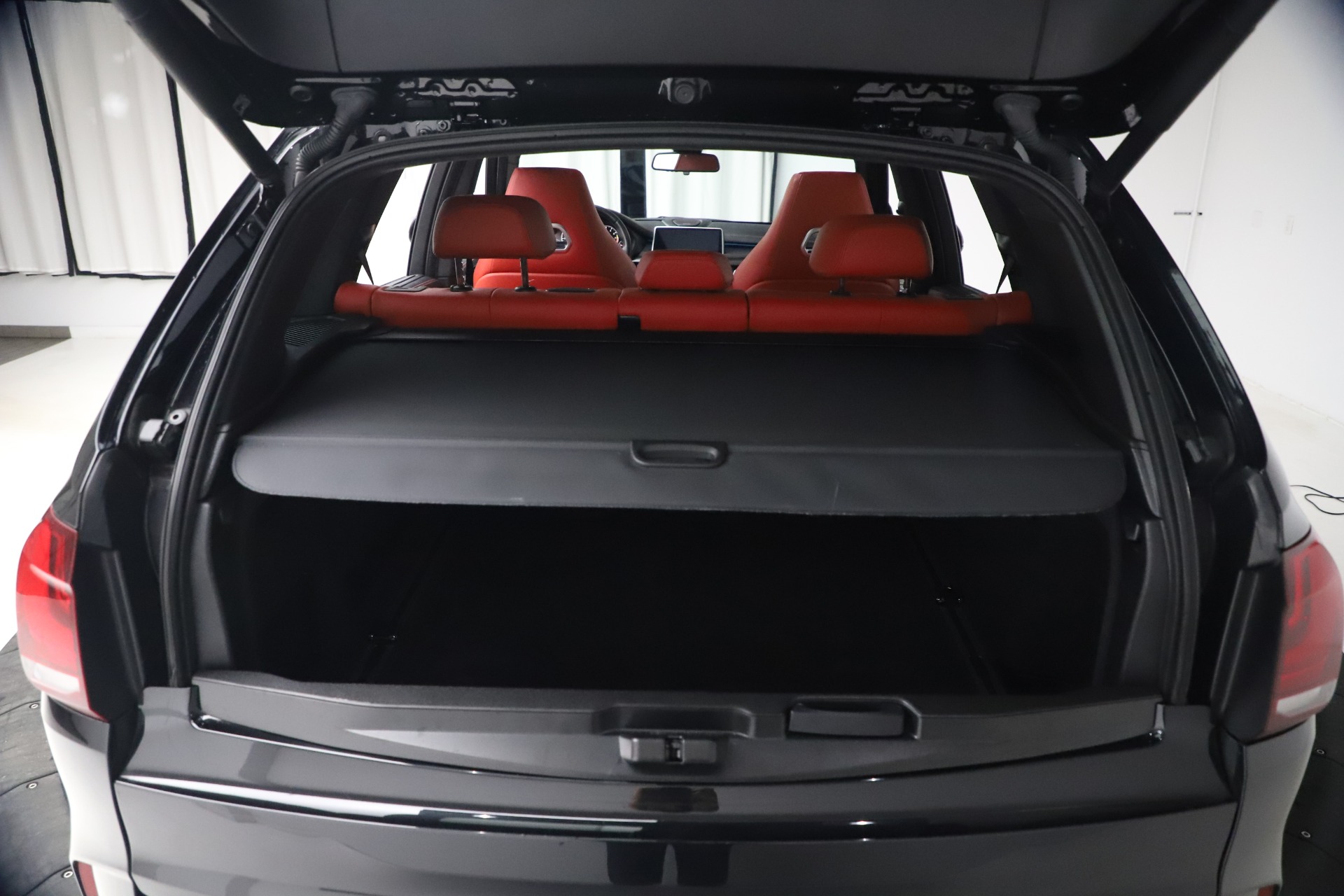 Used-2017-BMW-X5-M-SUV