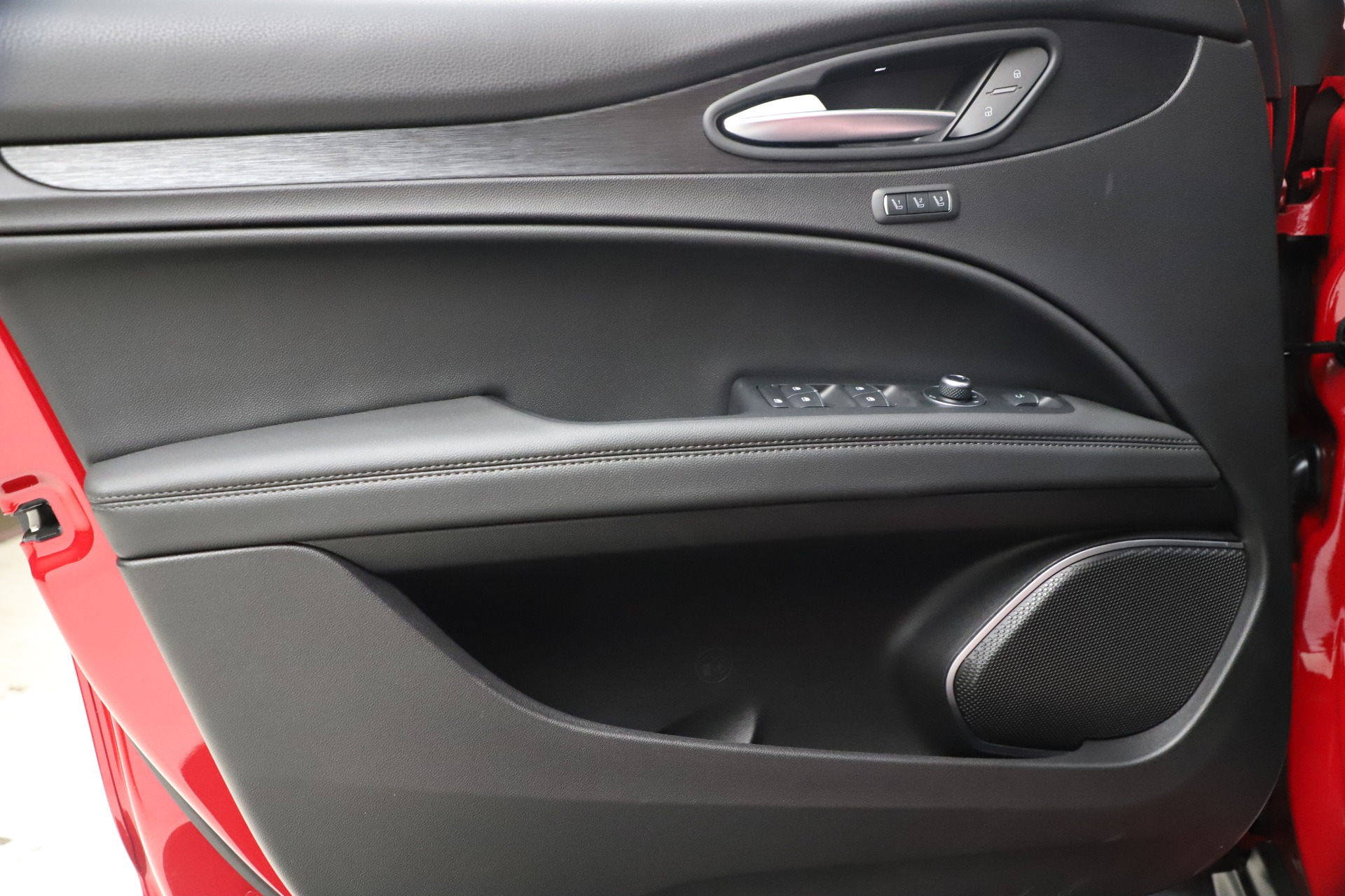 New-2021-Alfa-Romeo-Stelvio-Q4