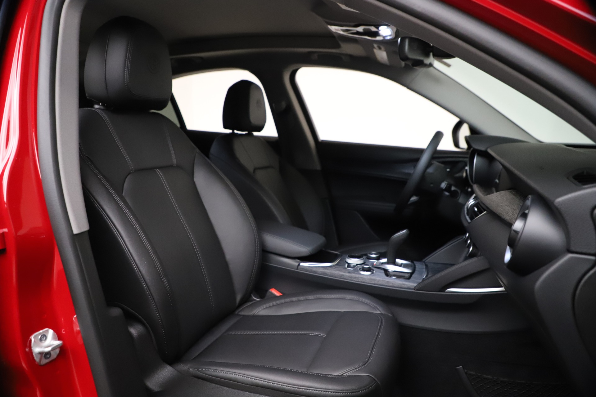 New-2021-Alfa-Romeo-Stelvio-Q4