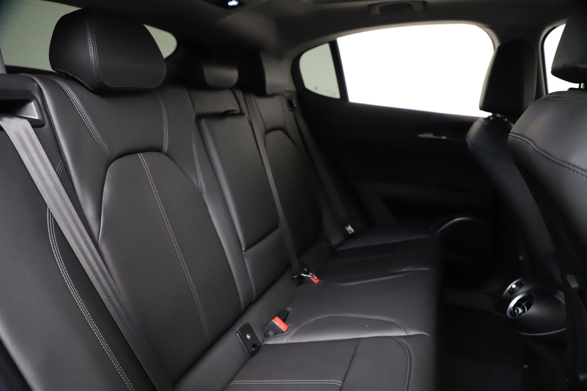 New-2021-Alfa-Romeo-Stelvio-Q4