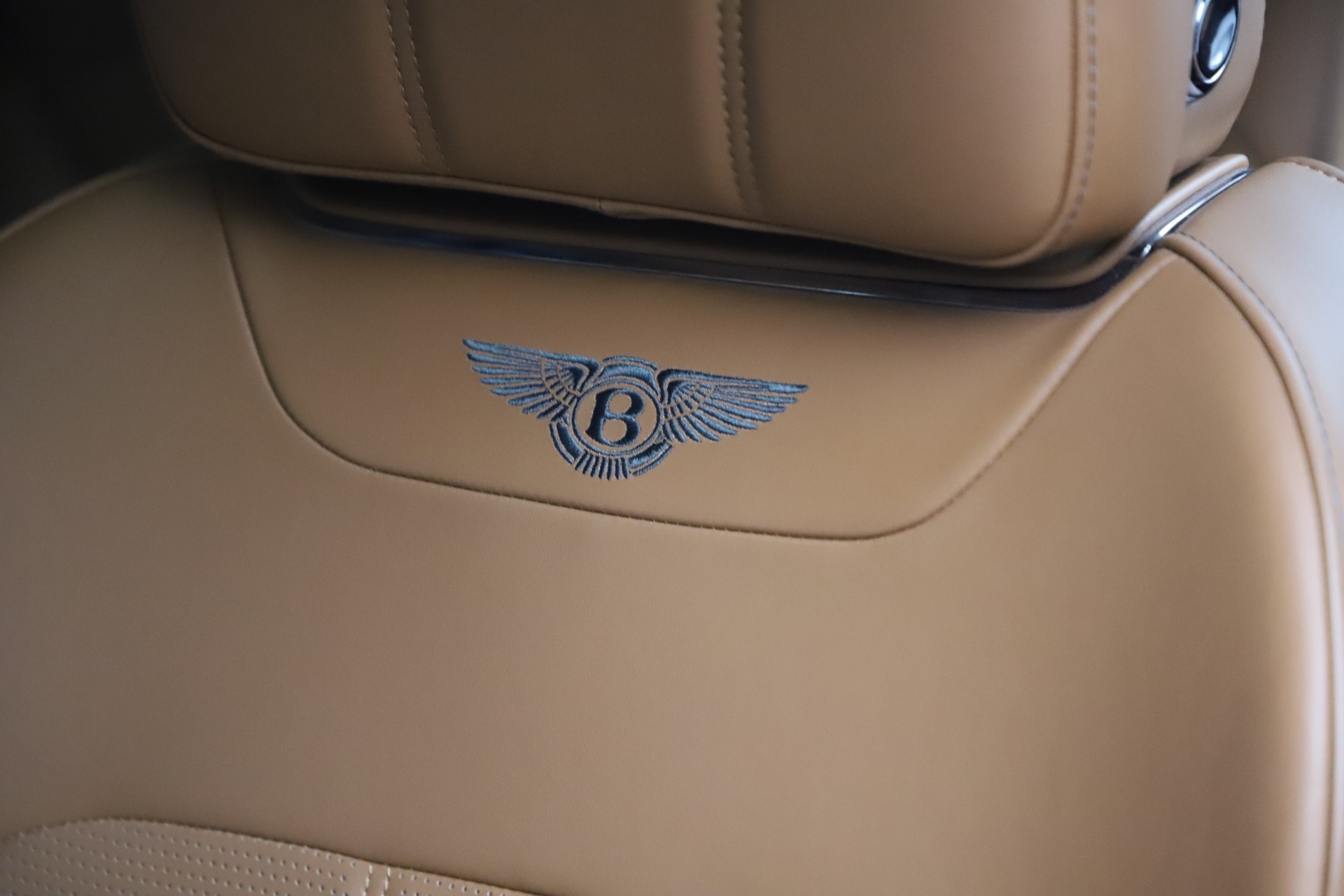 Used-2018-Bentley-Bentayga-Onyx-Edition