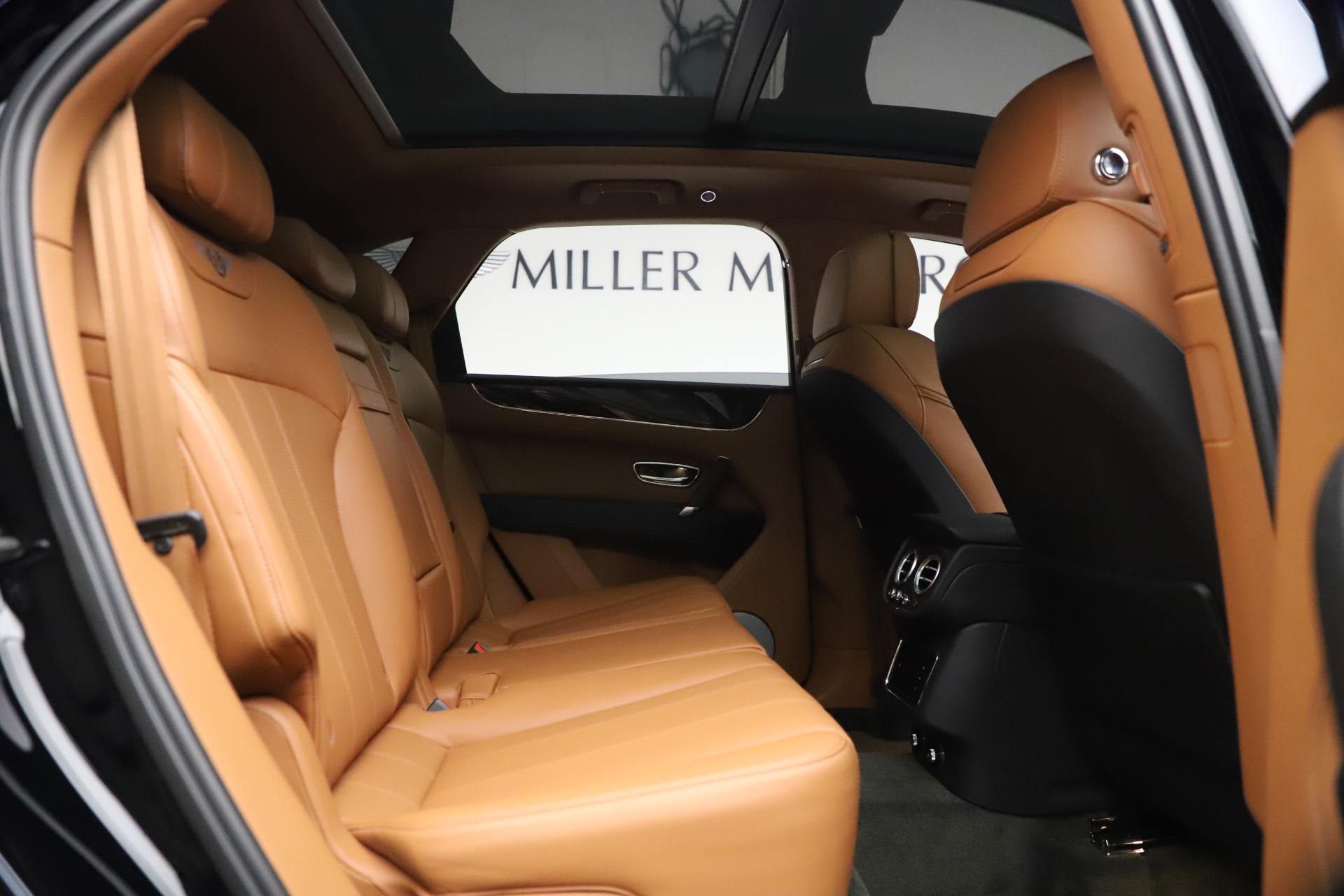 Used-2018-Bentley-Bentayga-Onyx-Edition