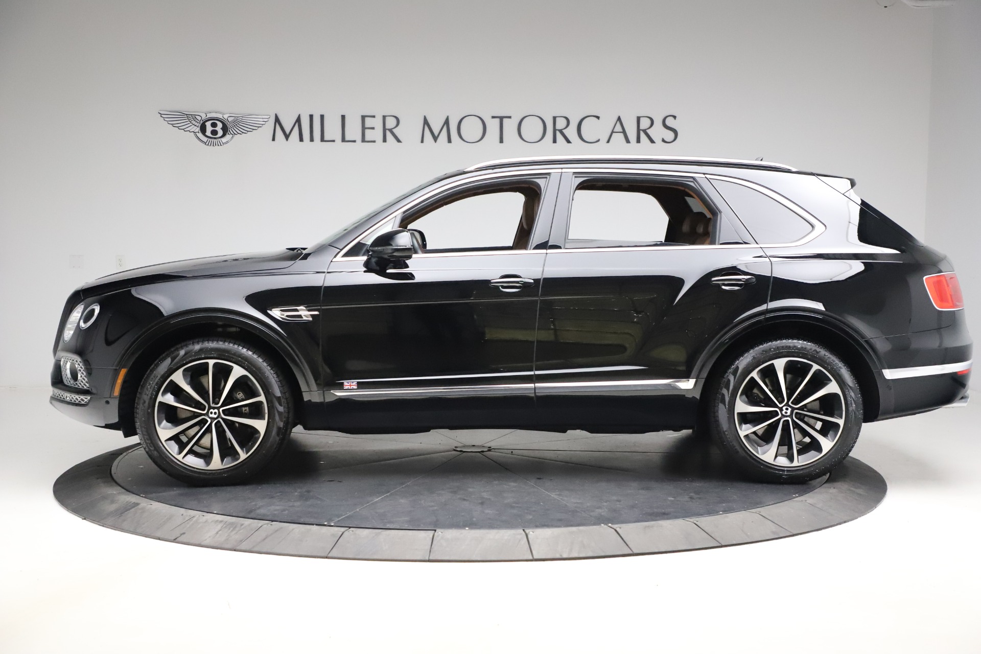 Used-2018-Bentley-Bentayga-Onyx-Edition