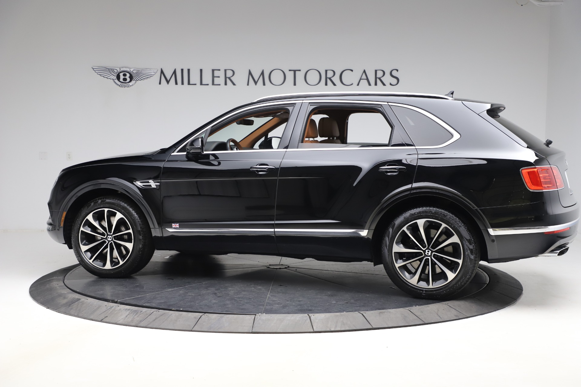 Used-2018-Bentley-Bentayga-Onyx-Edition