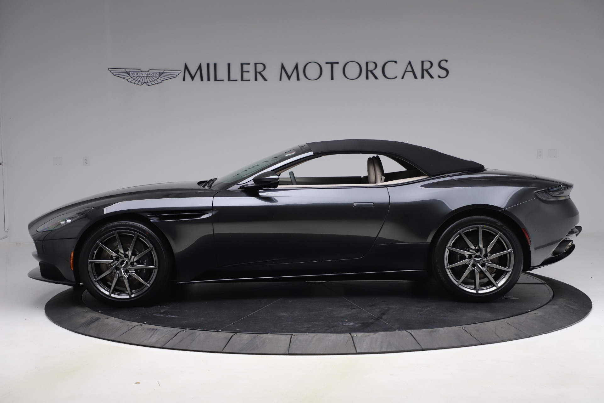 New-2021-Aston-Martin-DB11-Volante