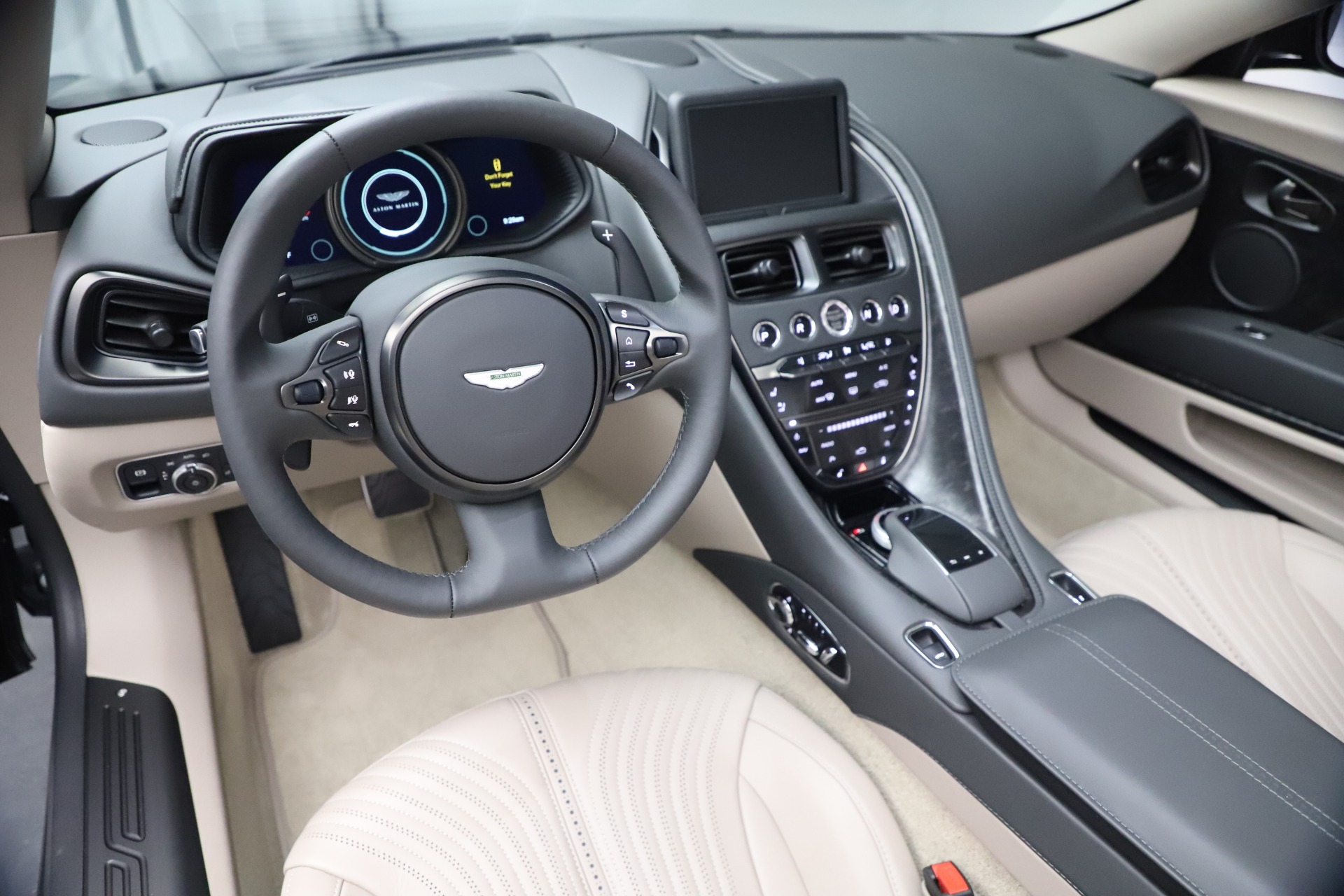 New-2021-Aston-Martin-DB11-Volante