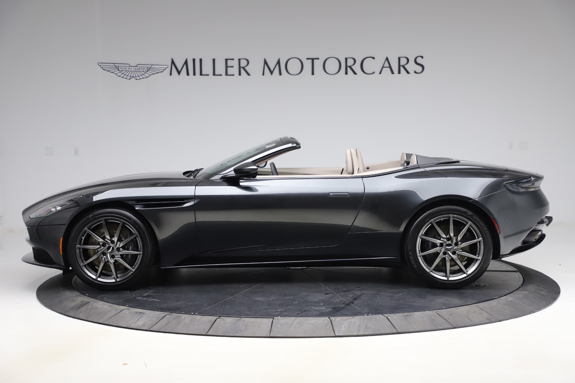 New-2021-Aston-Martin-DB11-Volante