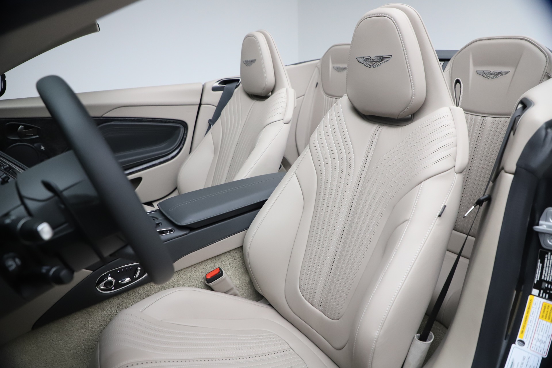 New-2021-Aston-Martin-DB11-Volante