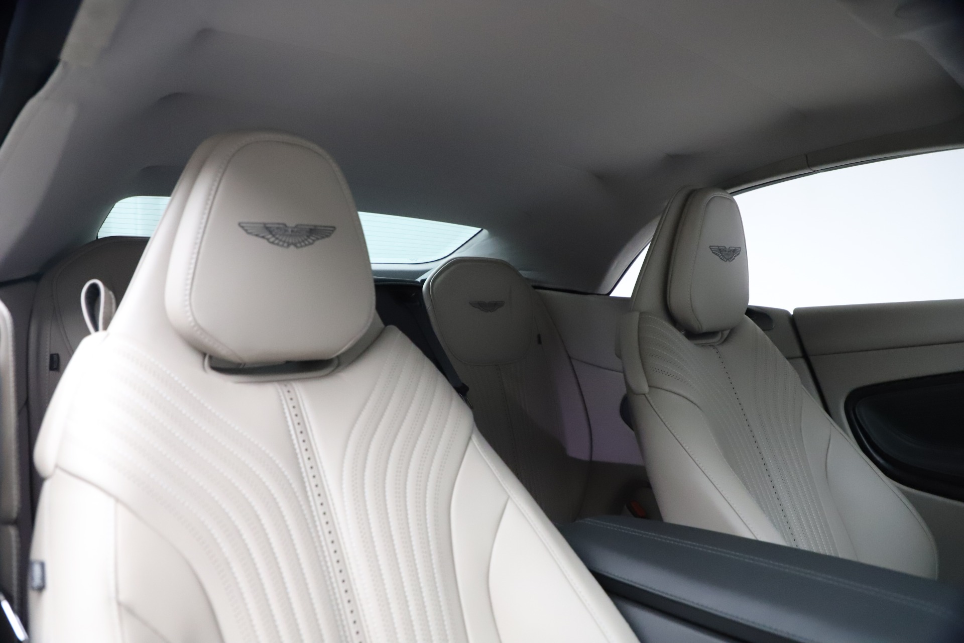 New-2021-Aston-Martin-DB11-Volante