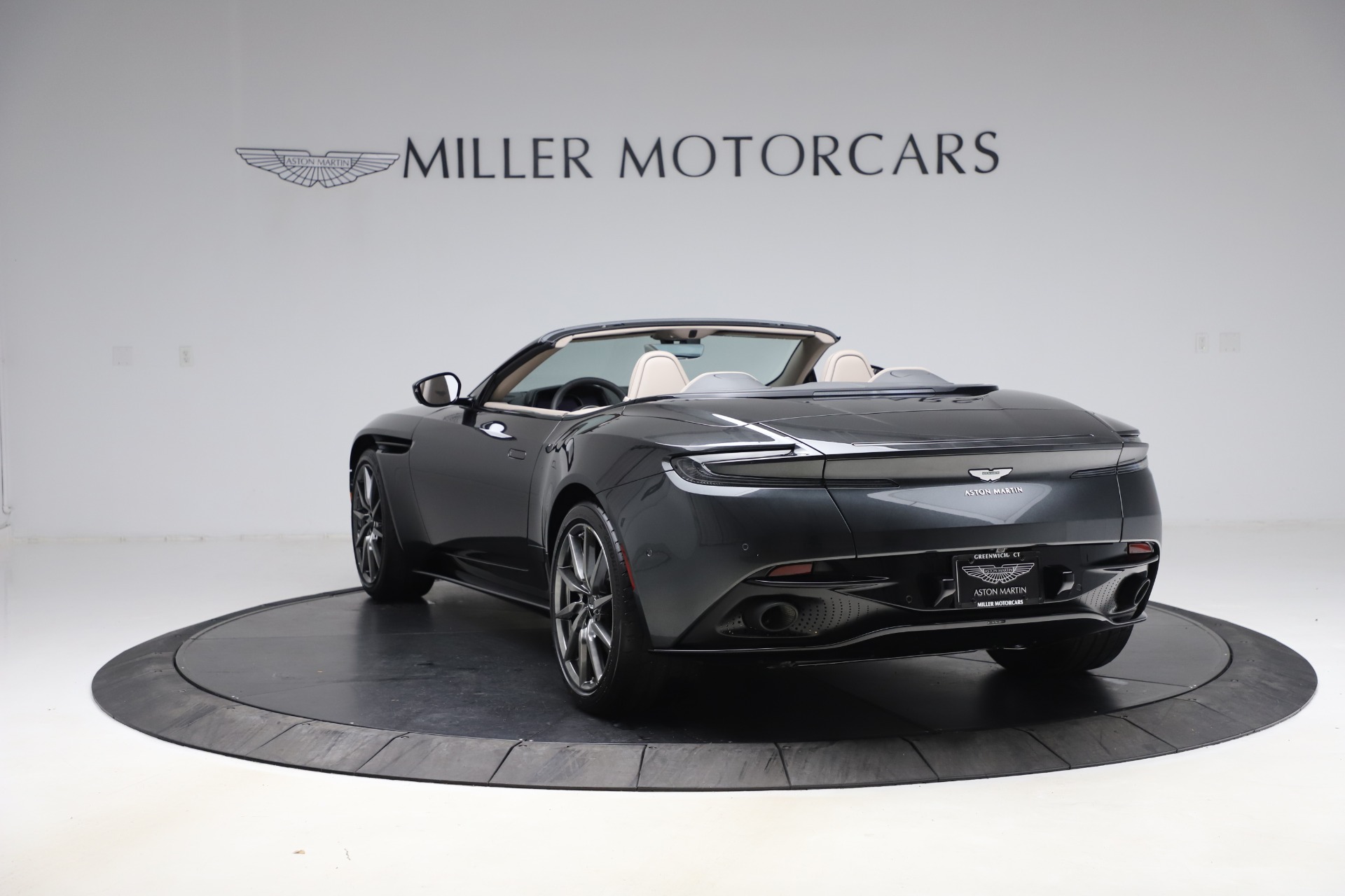 New-2021-Aston-Martin-DB11-Volante