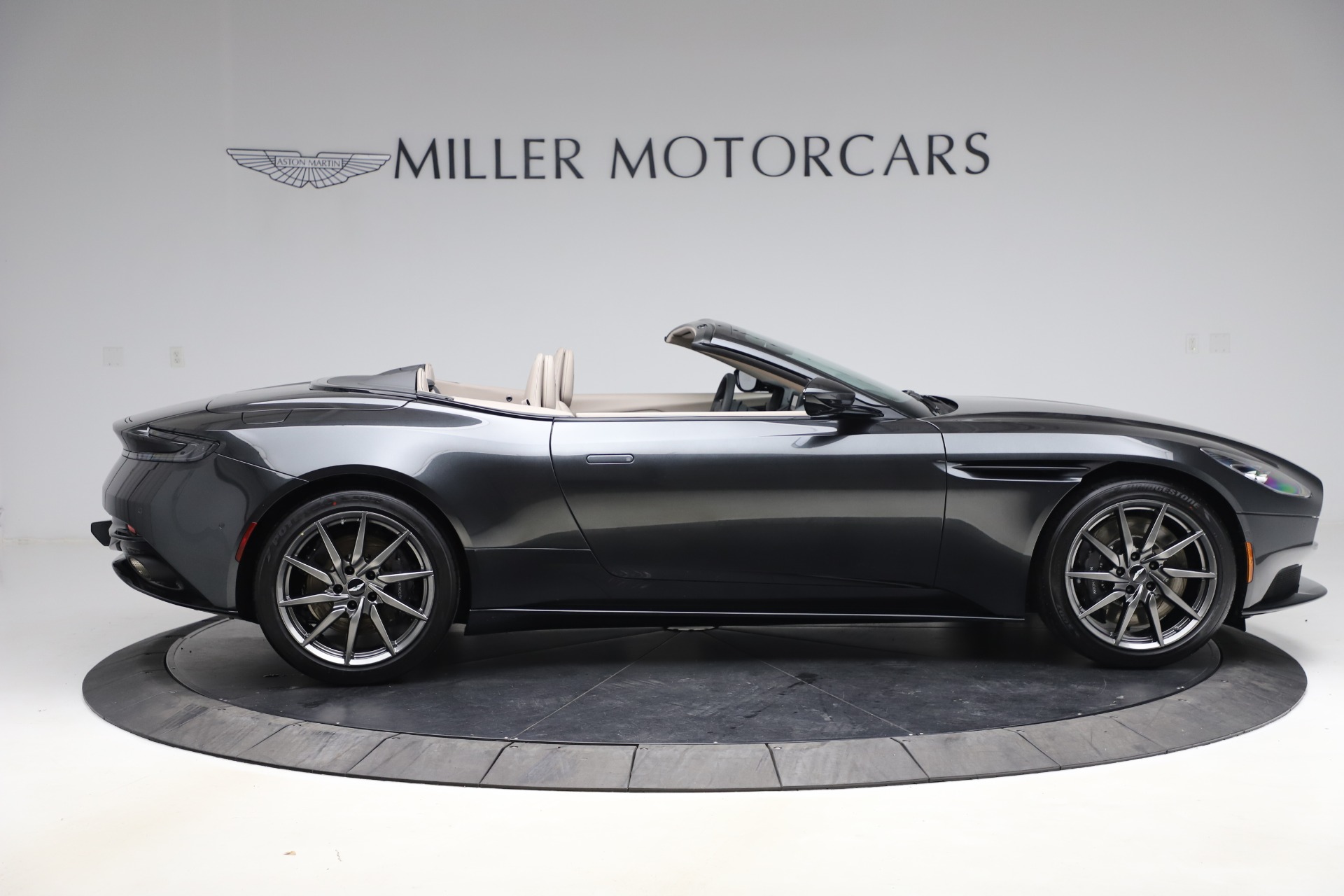 New-2021-Aston-Martin-DB11-Volante