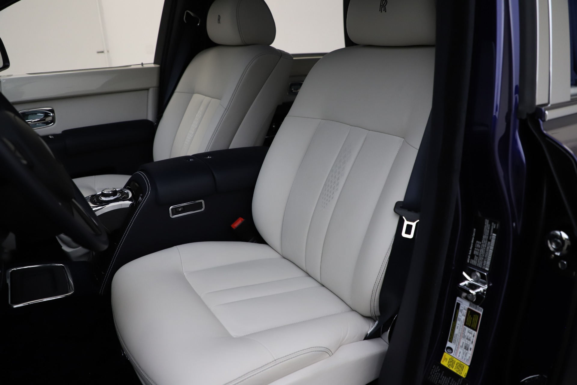 Used-2016-Rolls-Royce-Phantom-EWB