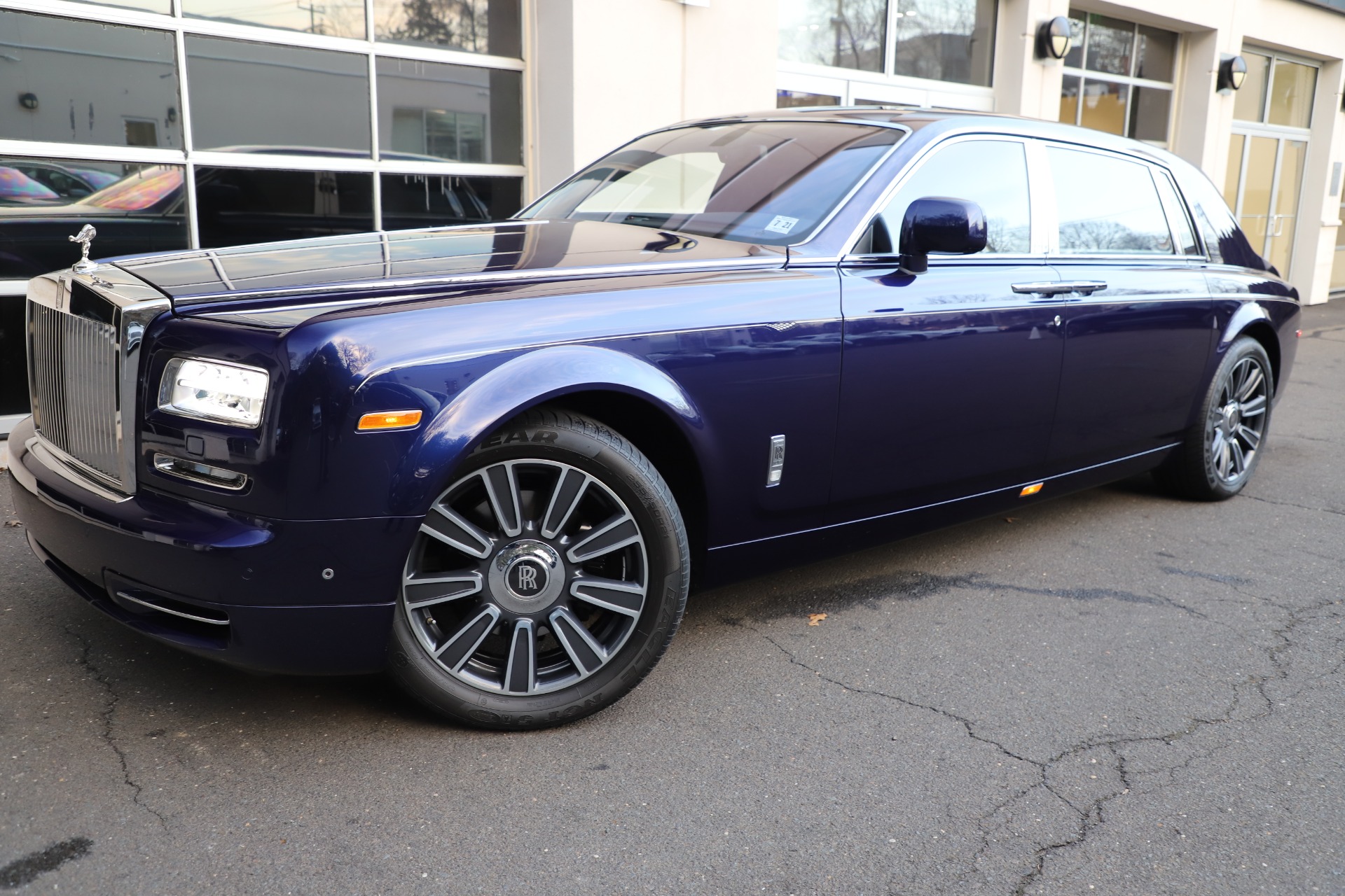 Used-2016-Rolls-Royce-Phantom-EWB