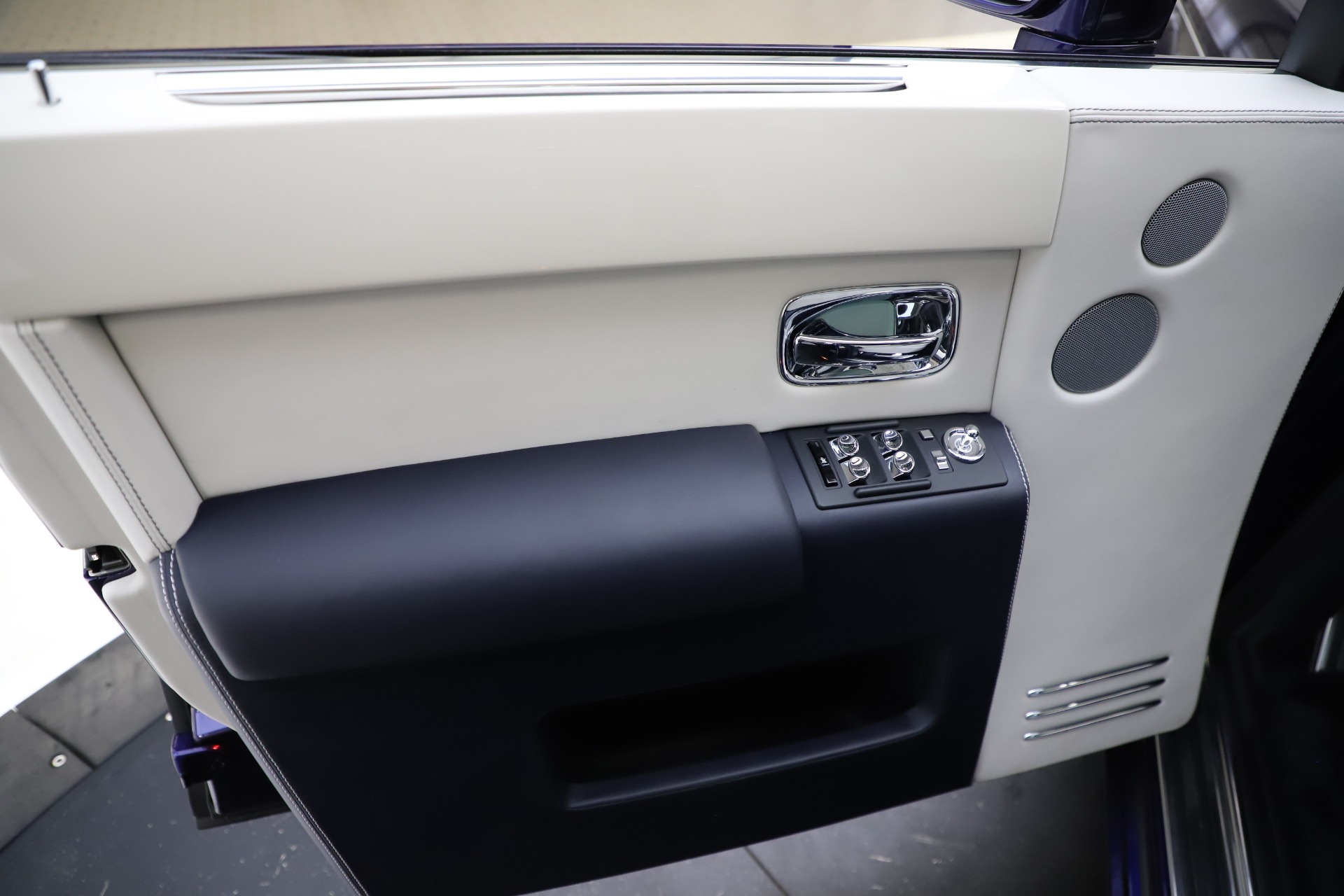 Used-2016-Rolls-Royce-Phantom-EWB