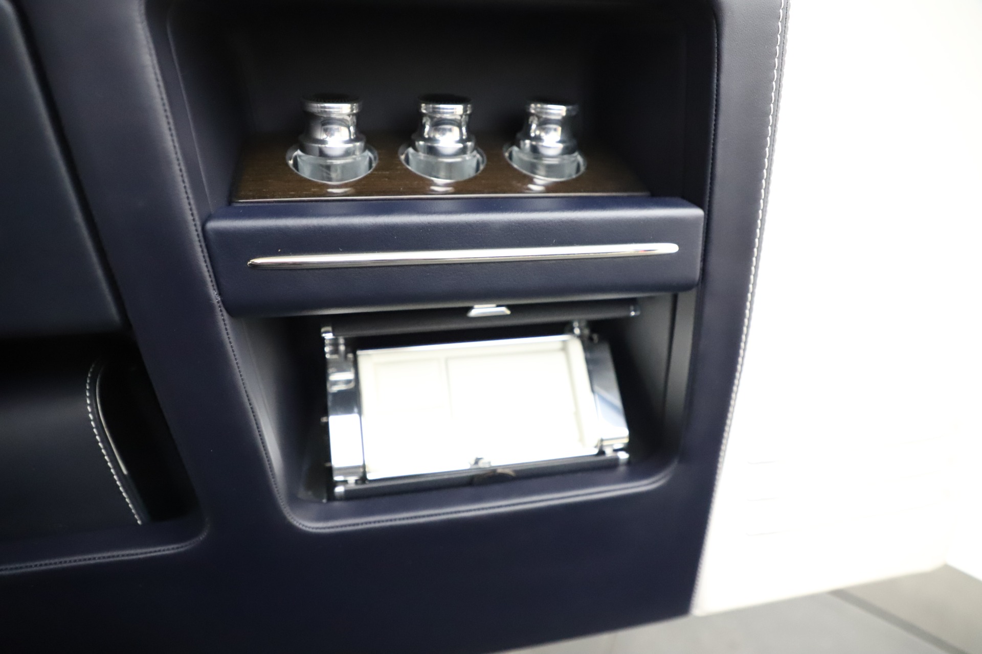 Used-2016-Rolls-Royce-Phantom-EWB