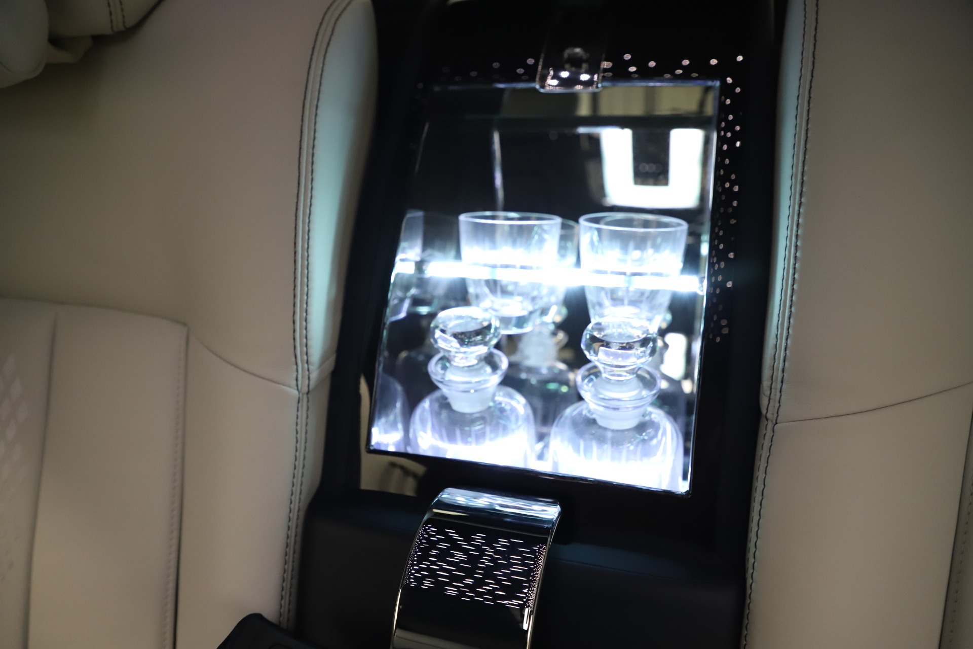 Used-2016-Rolls-Royce-Phantom-EWB