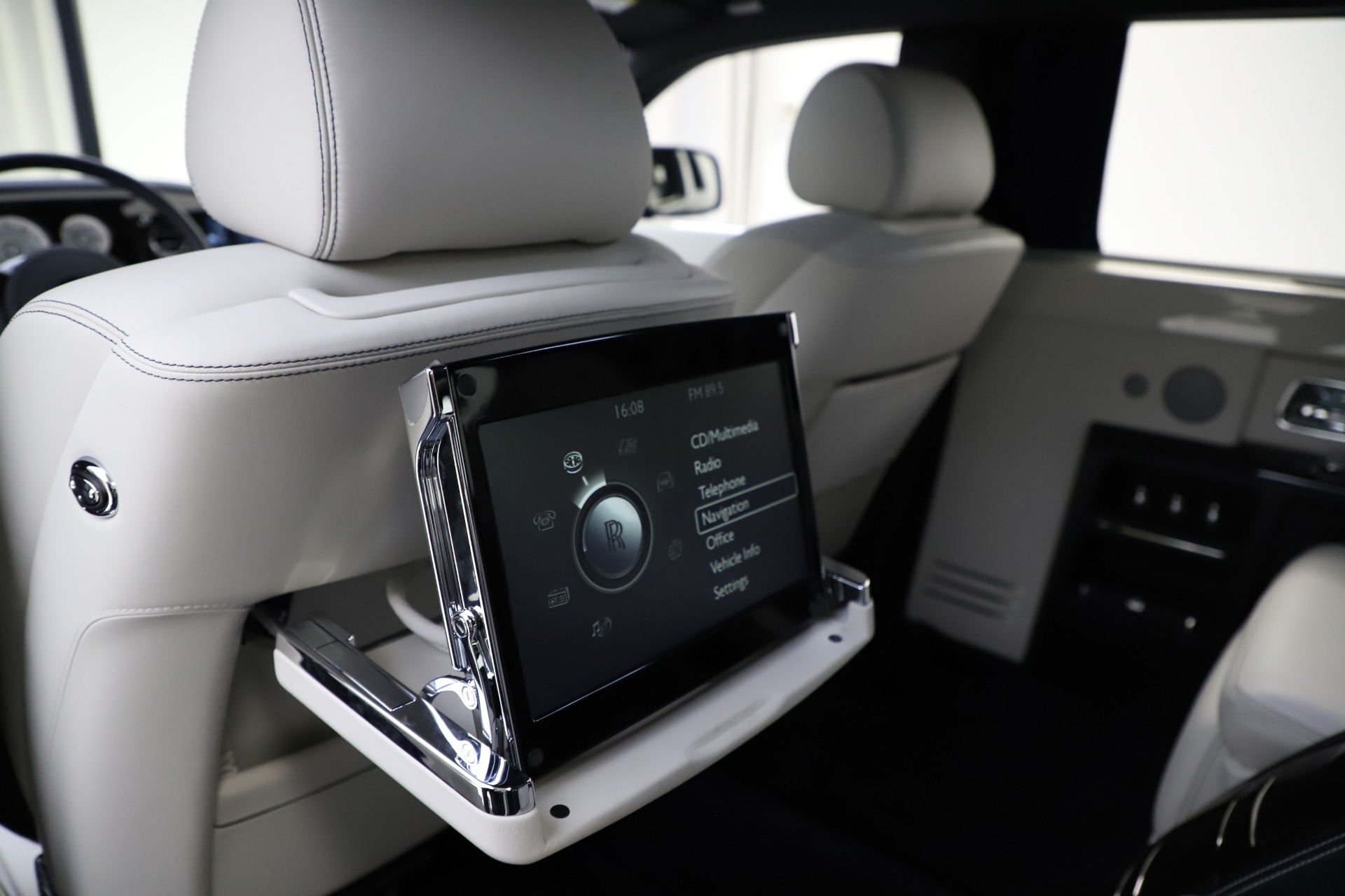 Used-2016-Rolls-Royce-Phantom-EWB