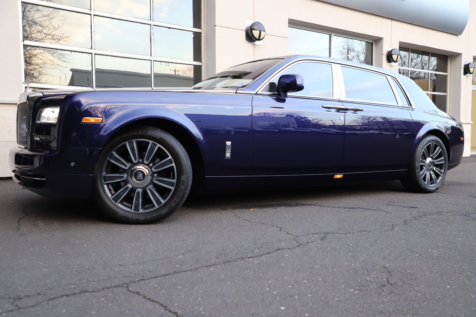 Used-2016-Rolls-Royce-Phantom-EWB