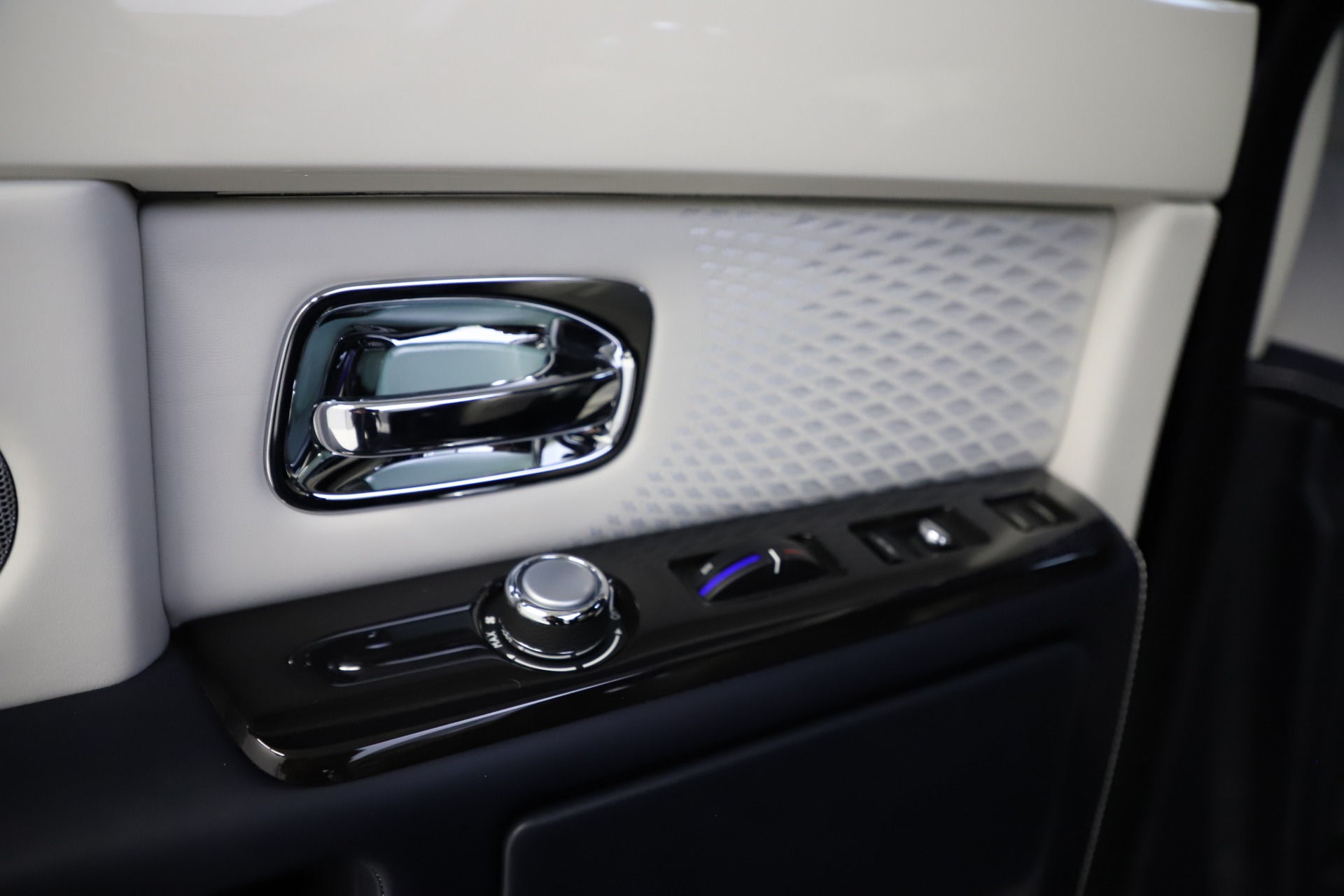 Used-2016-Rolls-Royce-Phantom-EWB