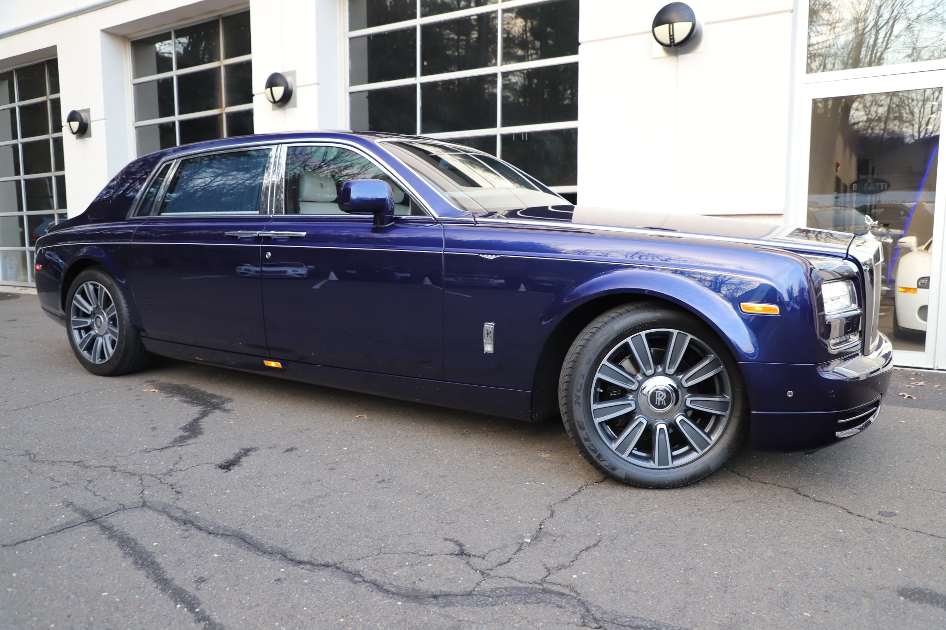 Used-2016-Rolls-Royce-Phantom-EWB