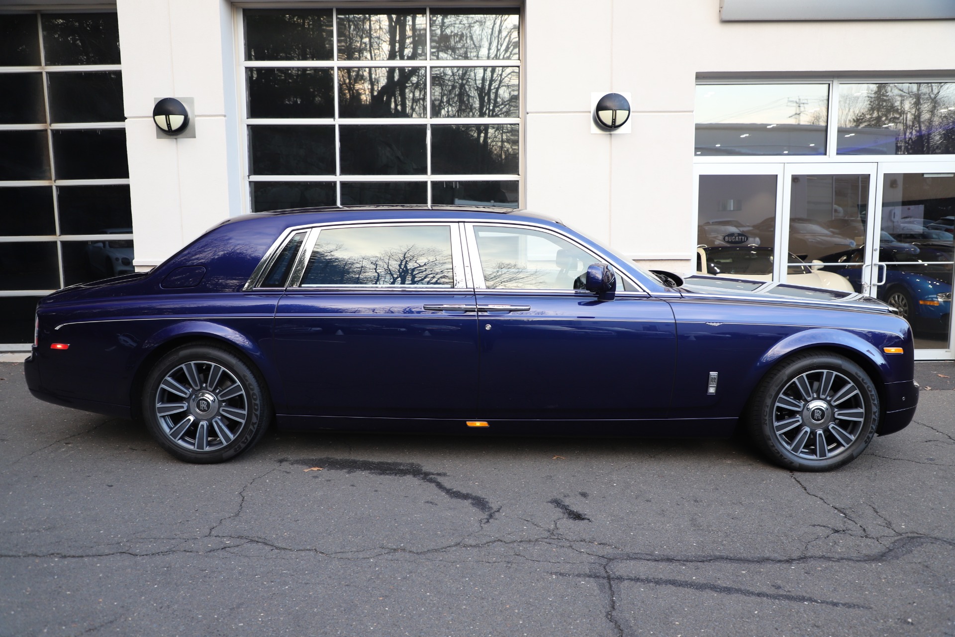 Used-2016-Rolls-Royce-Phantom-EWB