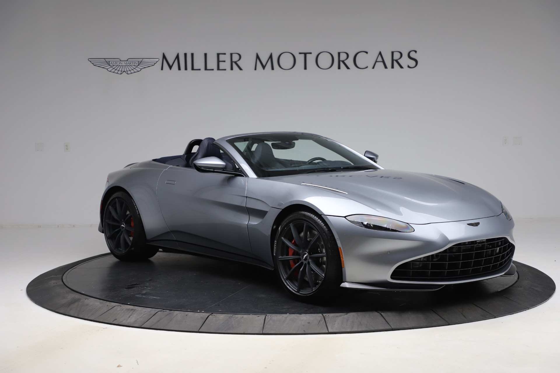 Used-2021-Aston-Martin-Vantage-Roadster