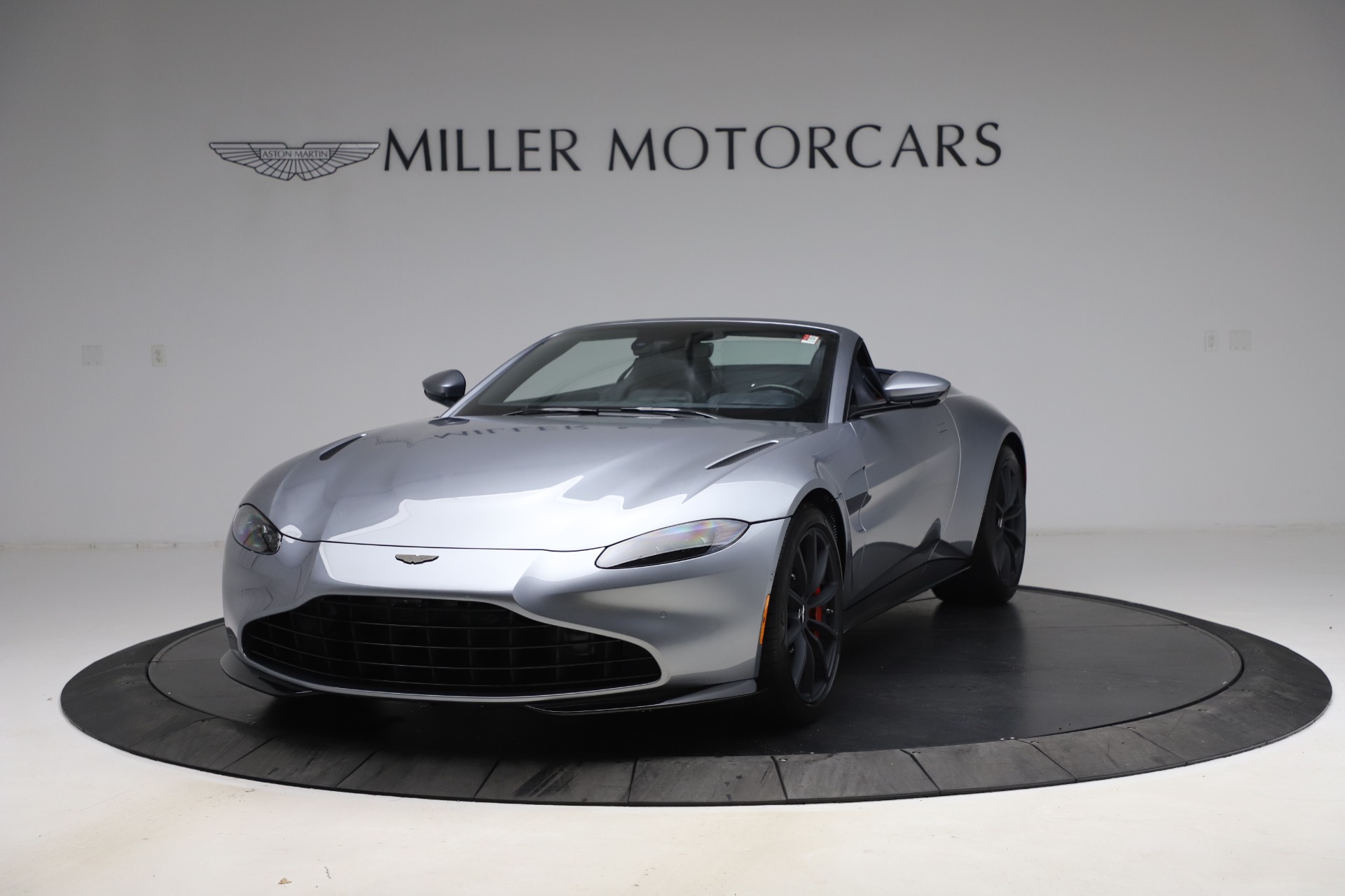 Used-2021-Aston-Martin-Vantage-Roadster