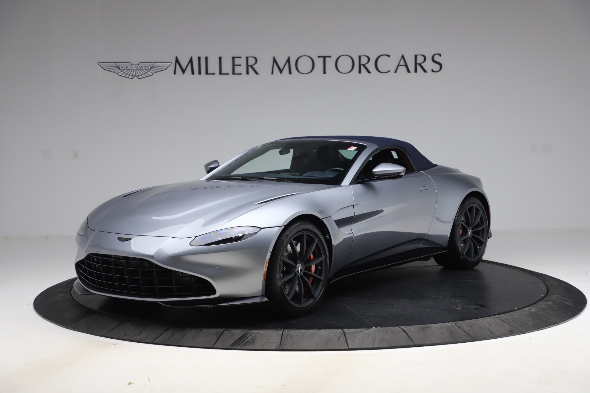 Used-2021-Aston-Martin-Vantage-Roadster