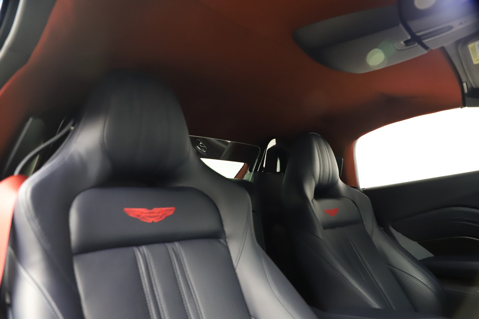 Used-2021-Aston-Martin-Vantage-Roadster