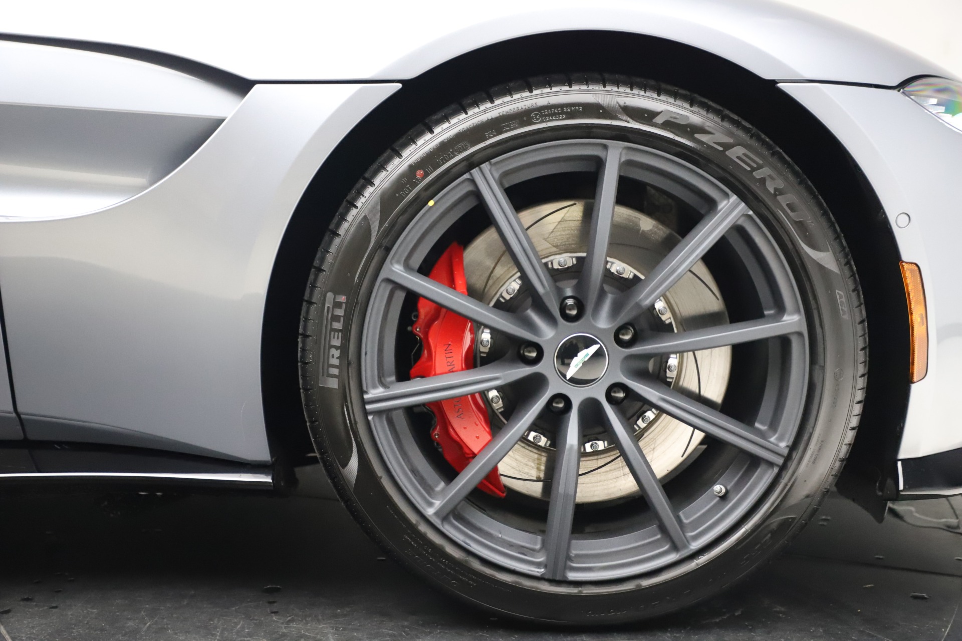 Used-2021-Aston-Martin-Vantage-Roadster