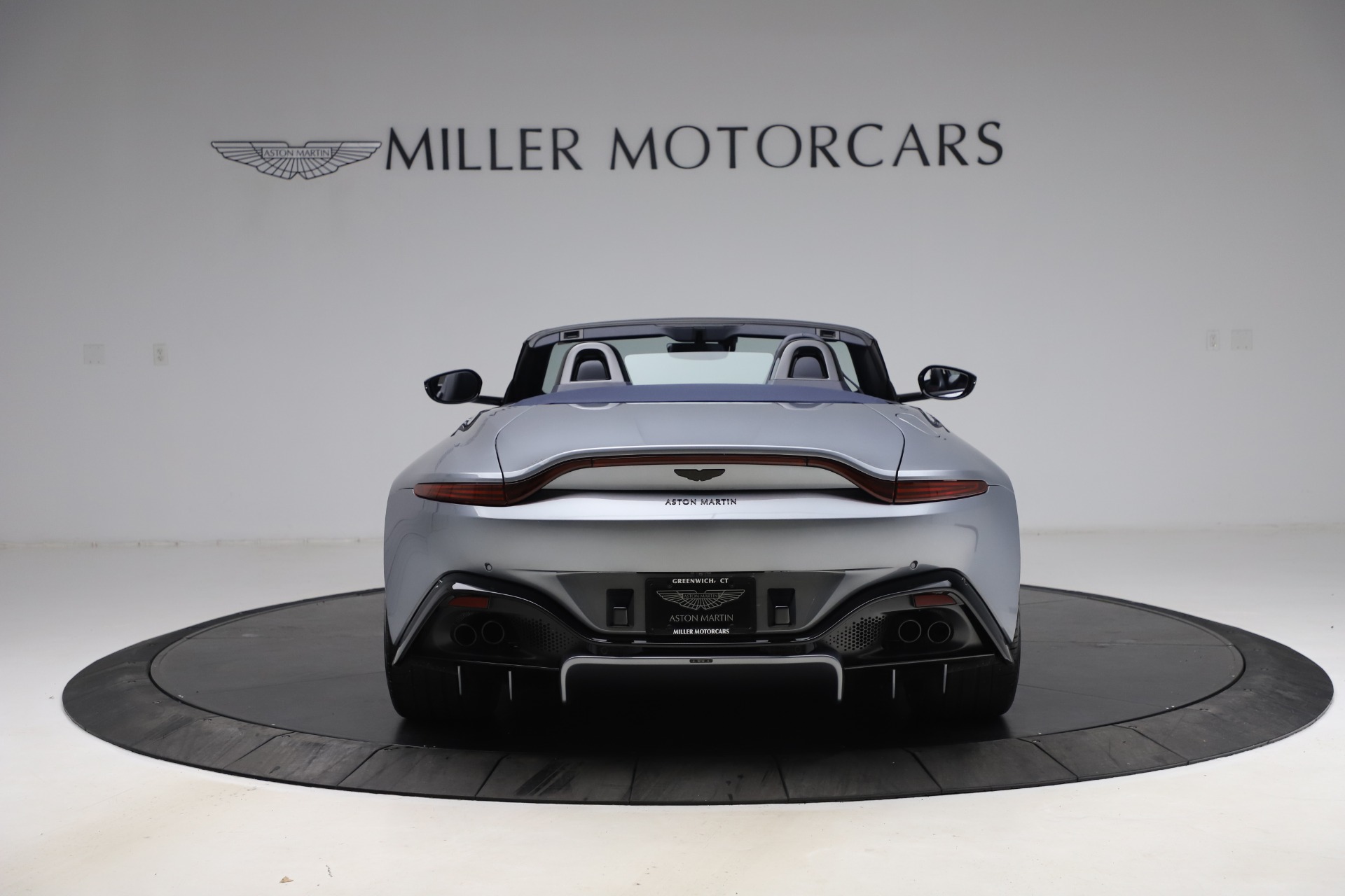 Used-2021-Aston-Martin-Vantage-Roadster