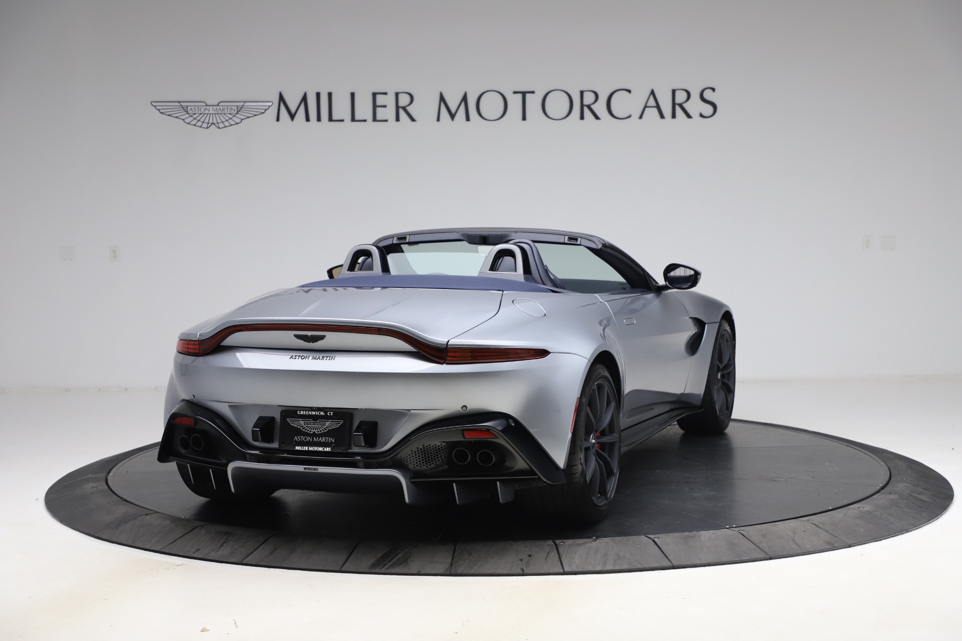 Used-2021-Aston-Martin-Vantage-Roadster
