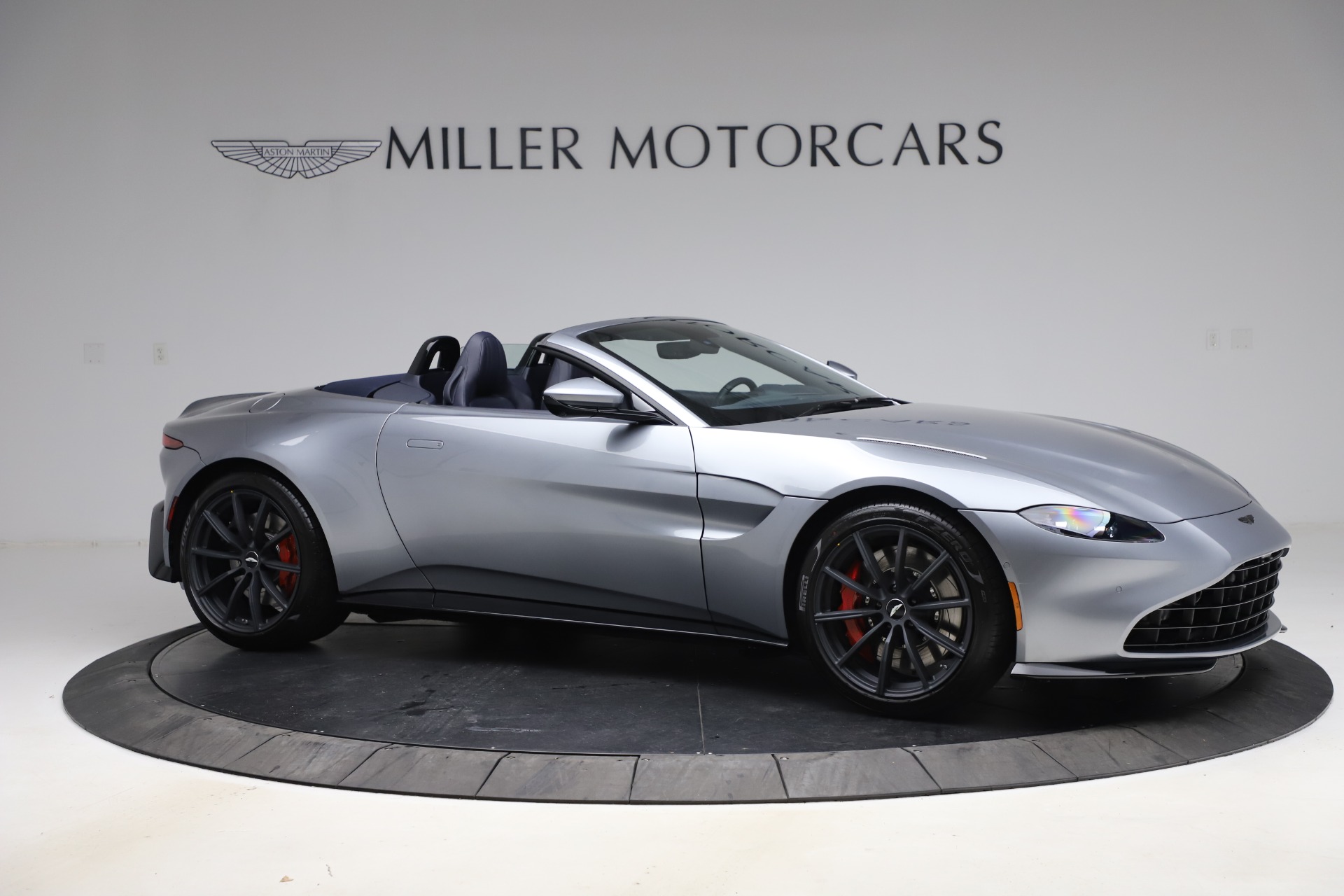 Used-2021-Aston-Martin-Vantage-Roadster