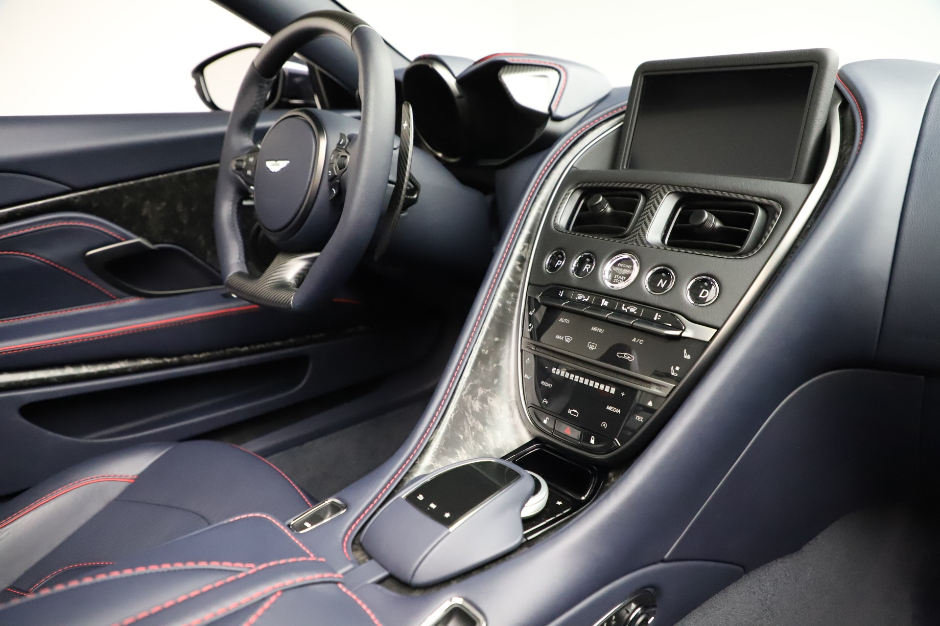 New-2021-Aston-Martin-DBS-Superleggera-Volante