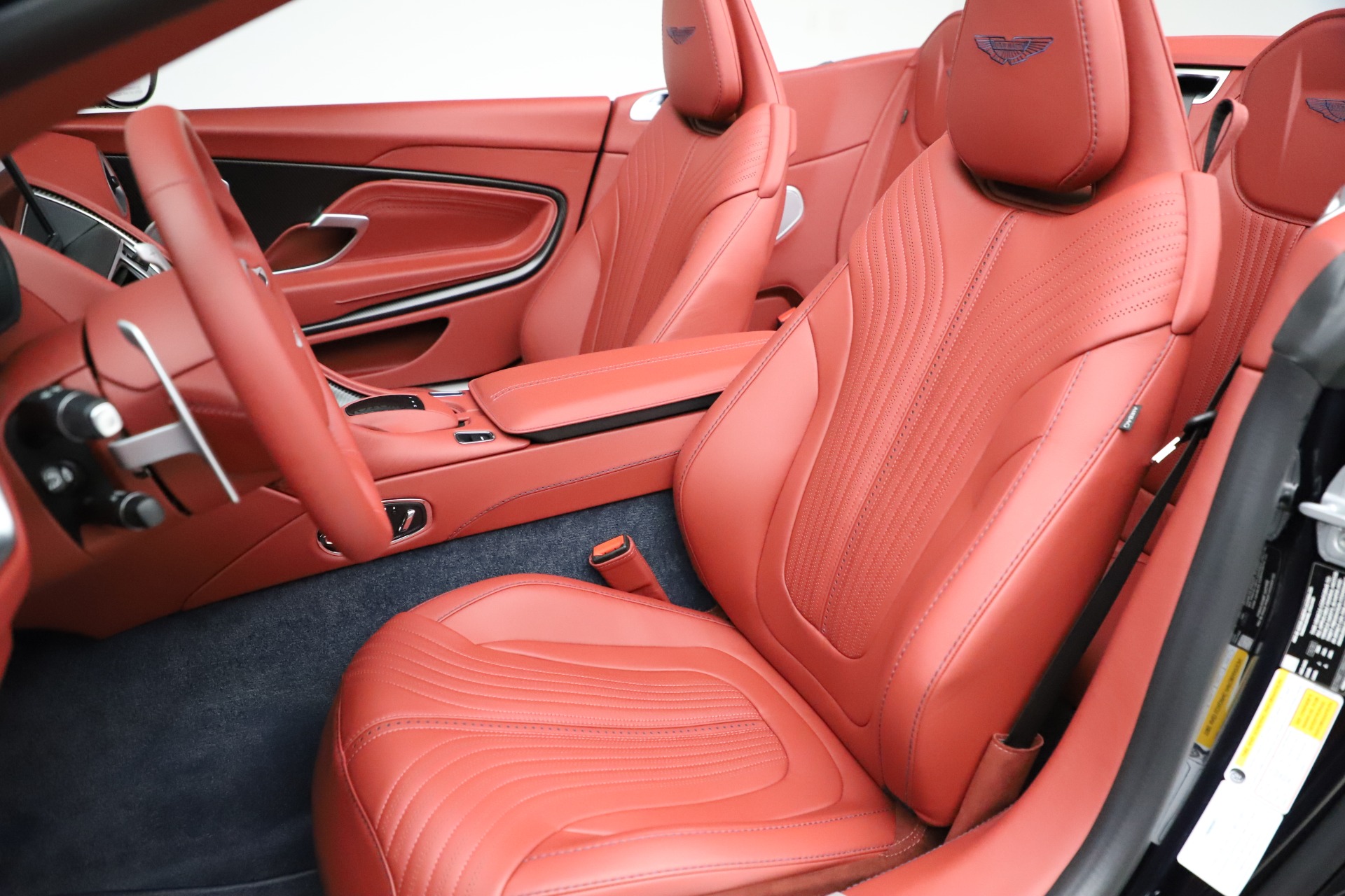 New-2021-Aston-Martin-DB11-Volante