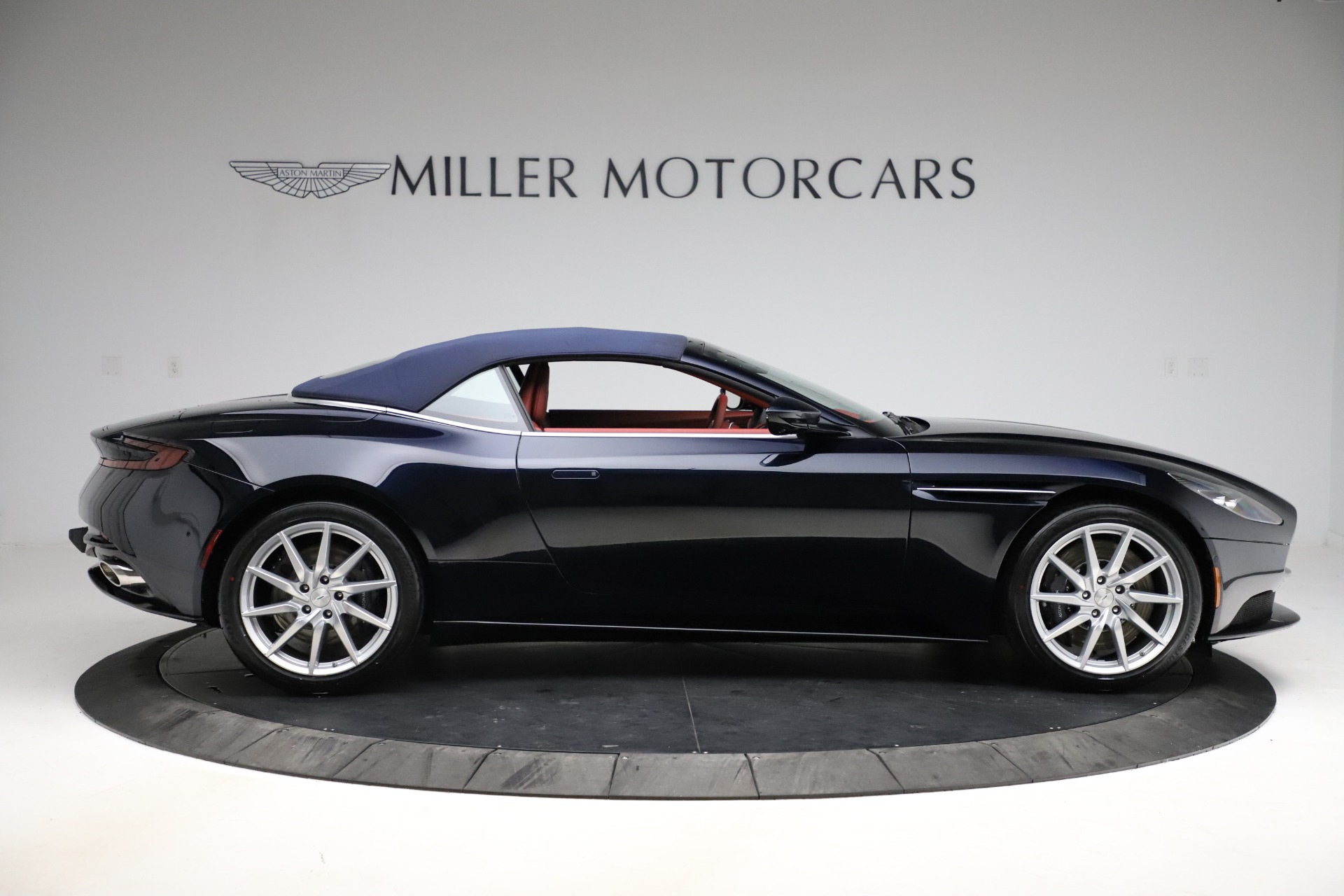 New-2021-Aston-Martin-DB11-Volante